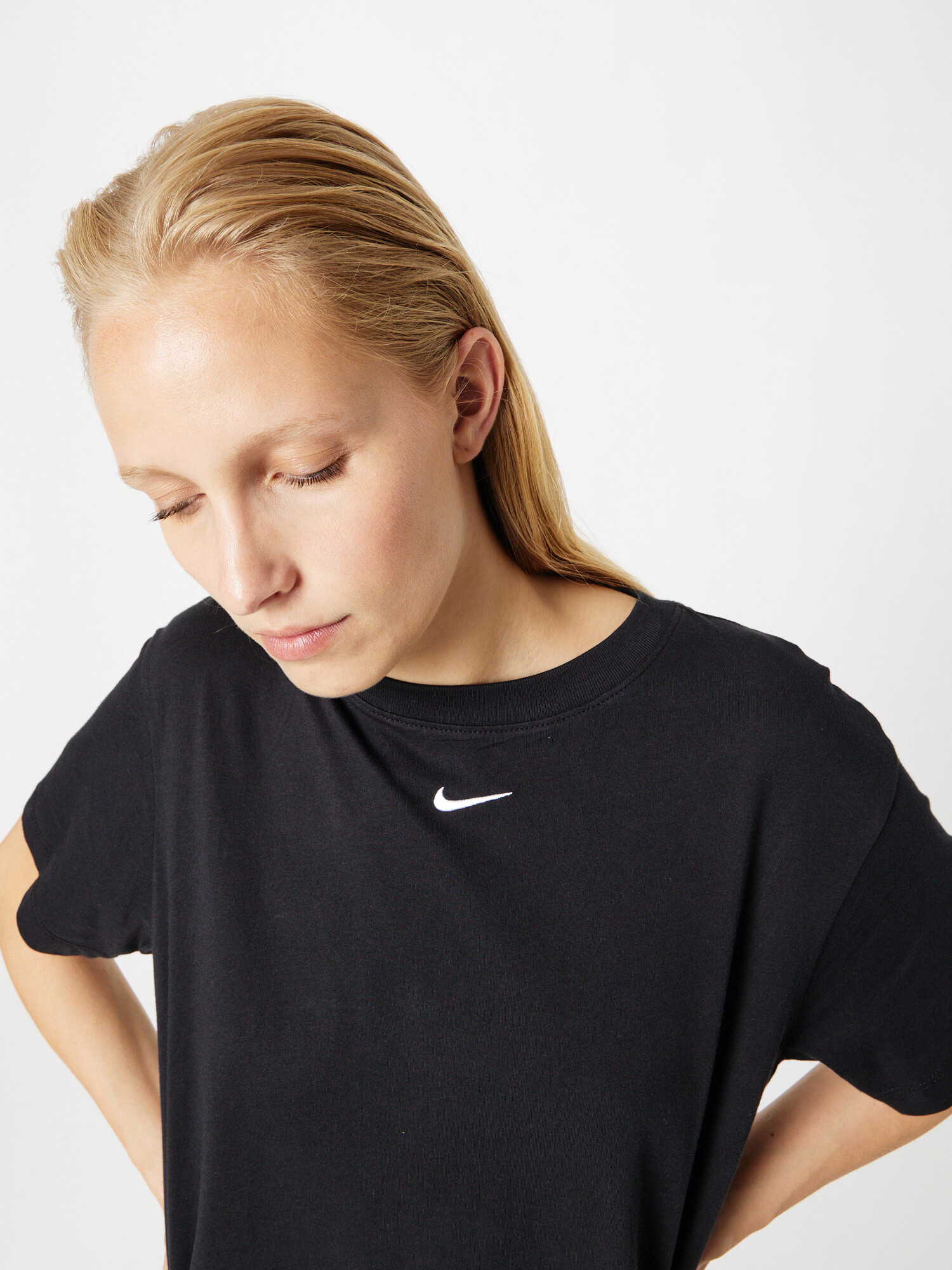 Nike Sportswear Rochie 'Essential' negru / alb - Pled.ro