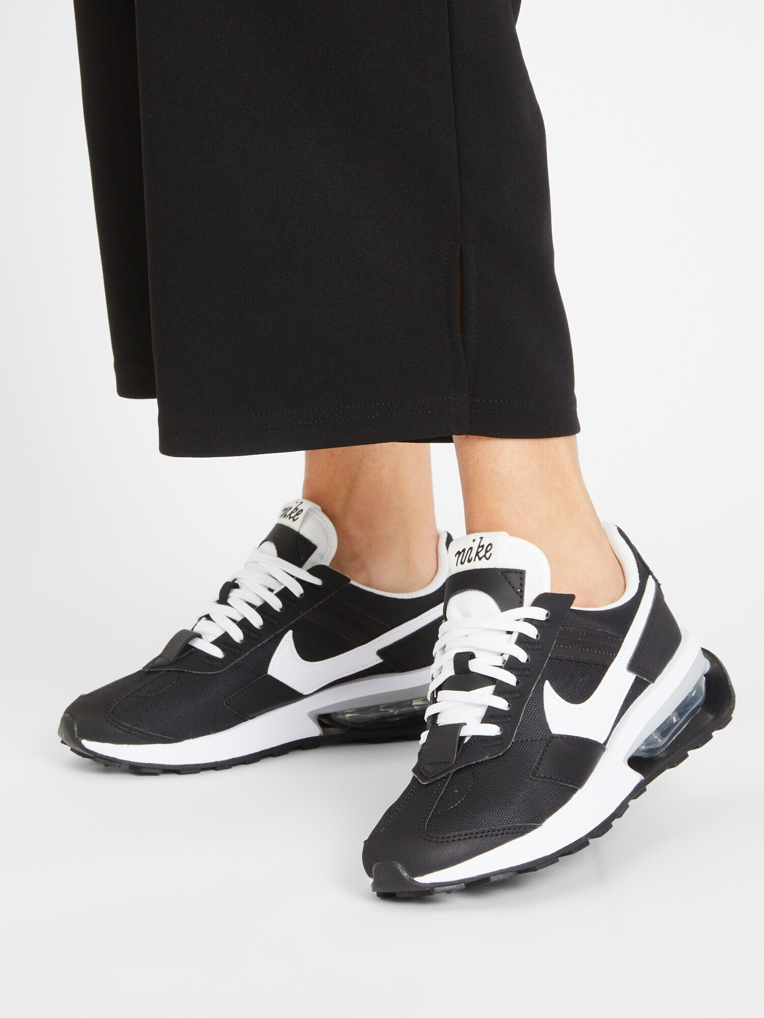 Nike Sportswear Sneaker low 'Air Max Pre-Day' negru / alb - Pled.ro