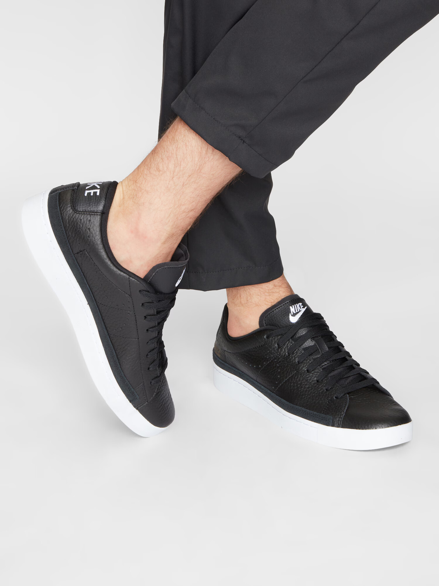 Nike Sportswear Sneaker low 'BLAZER LOW X' negru / alb - Pled.ro