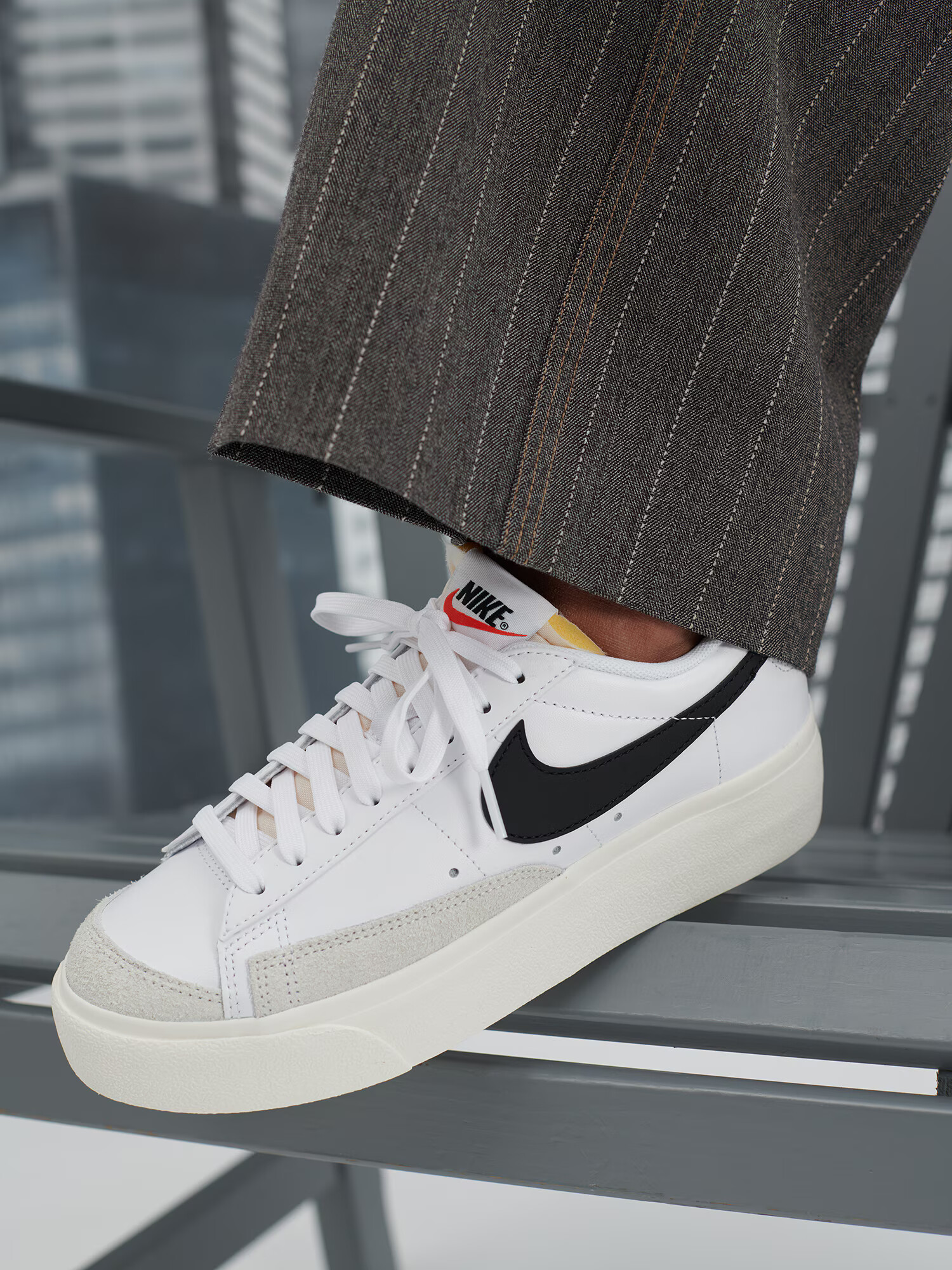 Nike Sportswear Sneaker low 'Blazer' gri deschis / negru / alb - Pled.ro