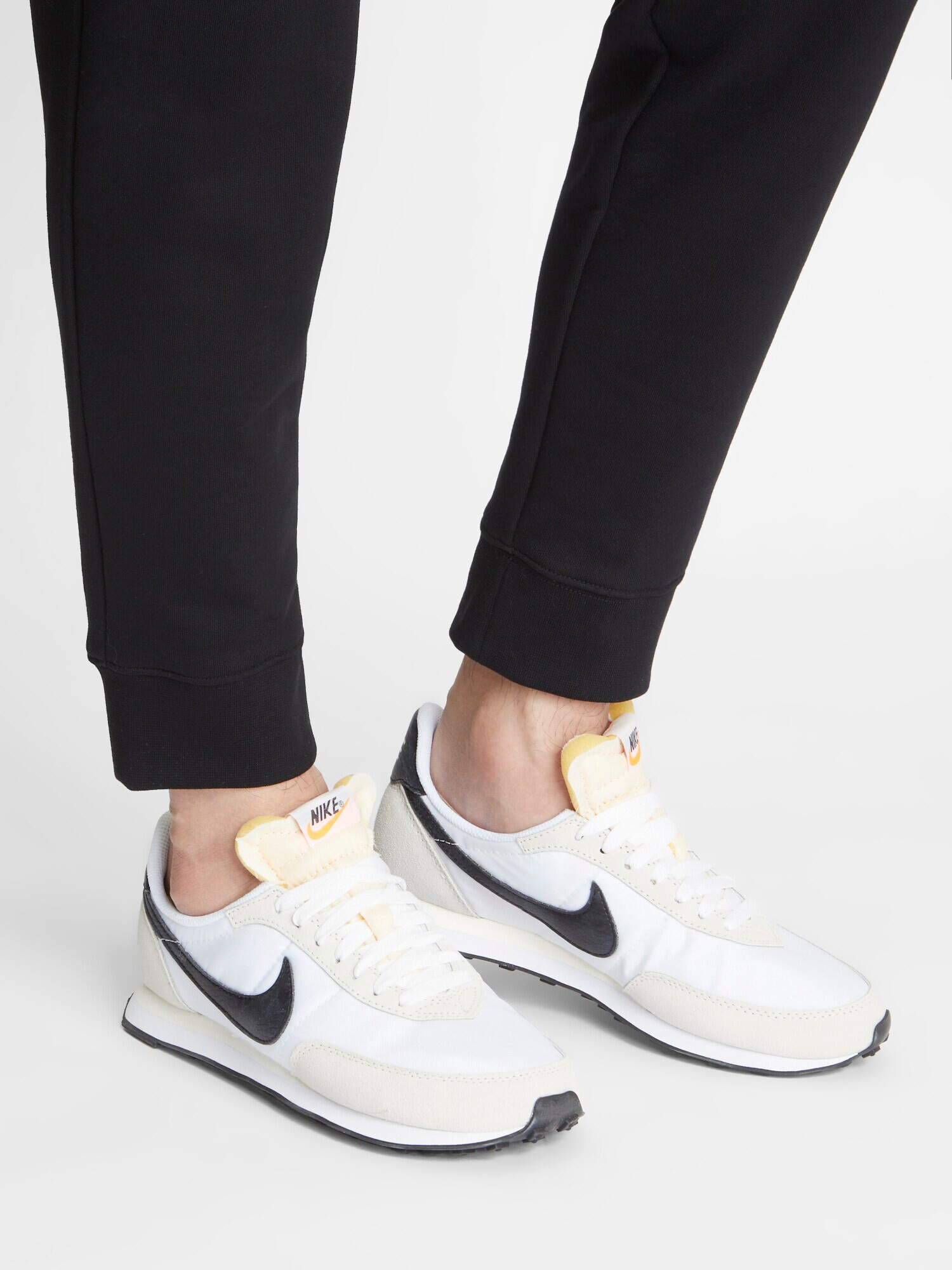 Nike Sportswear Sneaker low 'Waffle Trainer' bej / negru / alb - Pled.ro