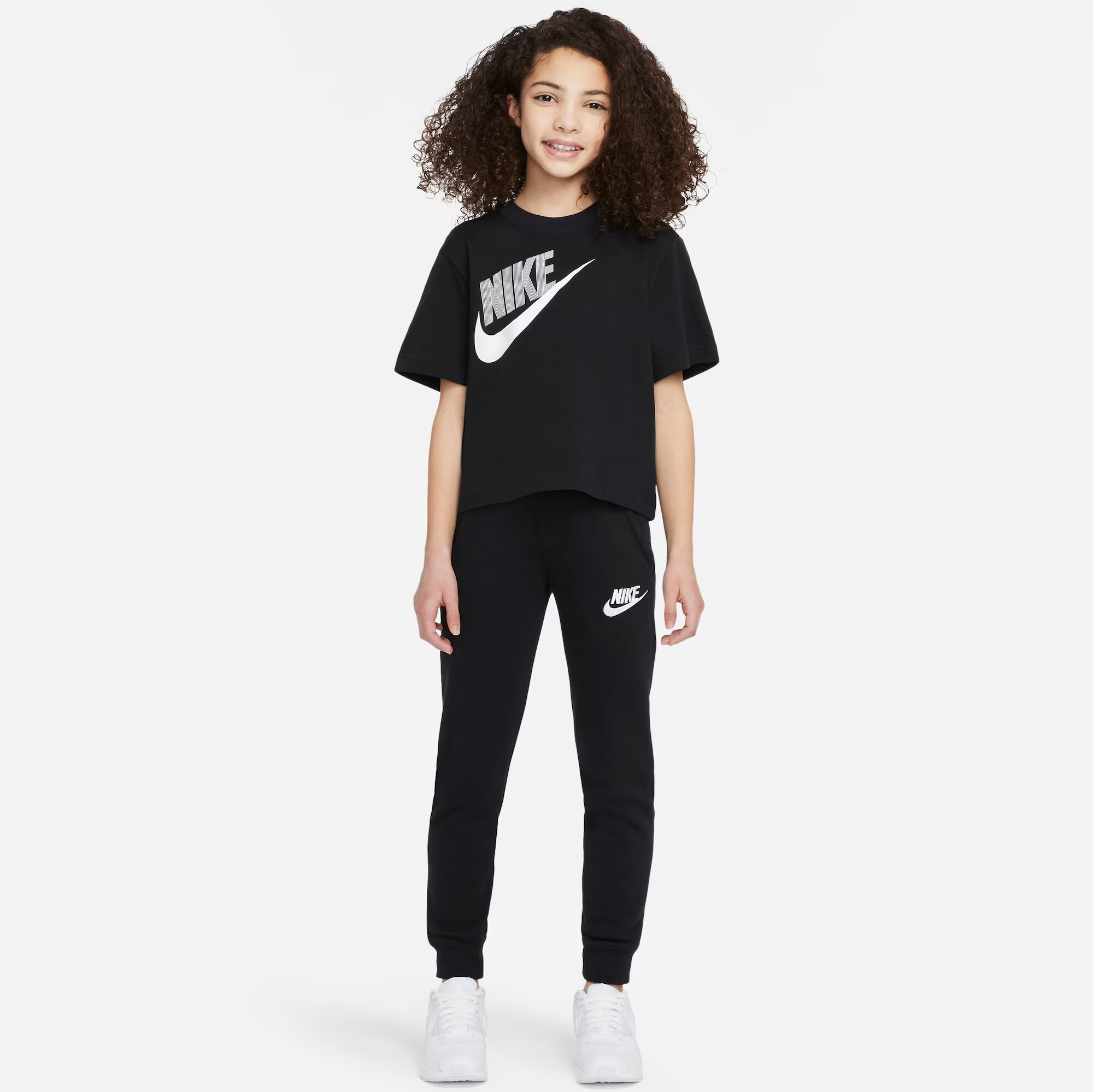 Nike Sportswear Tricou negru / alb - Pled.ro