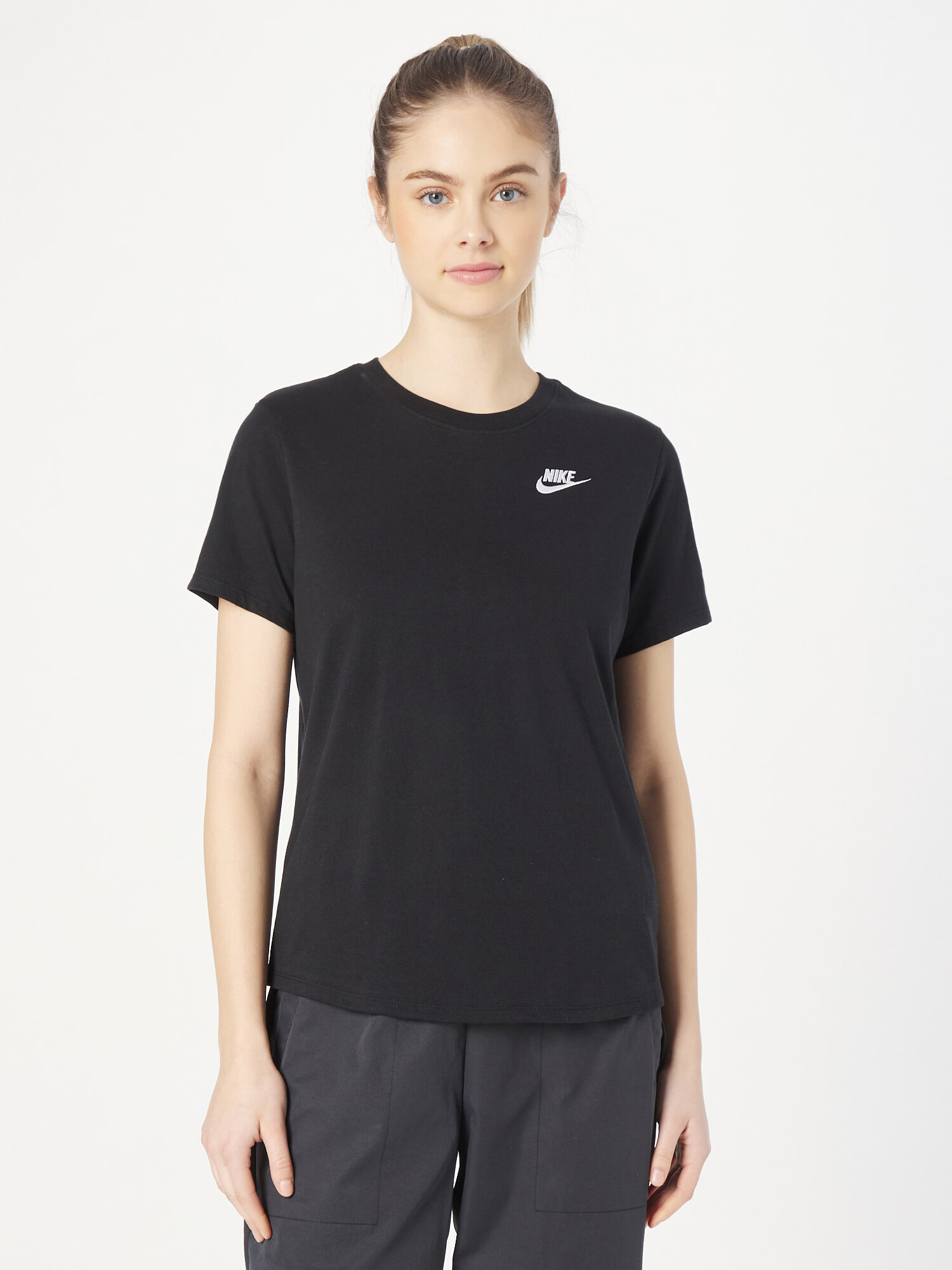 Nike Sportswear Tricou 'Club Essential' negru / alb - Pled.ro