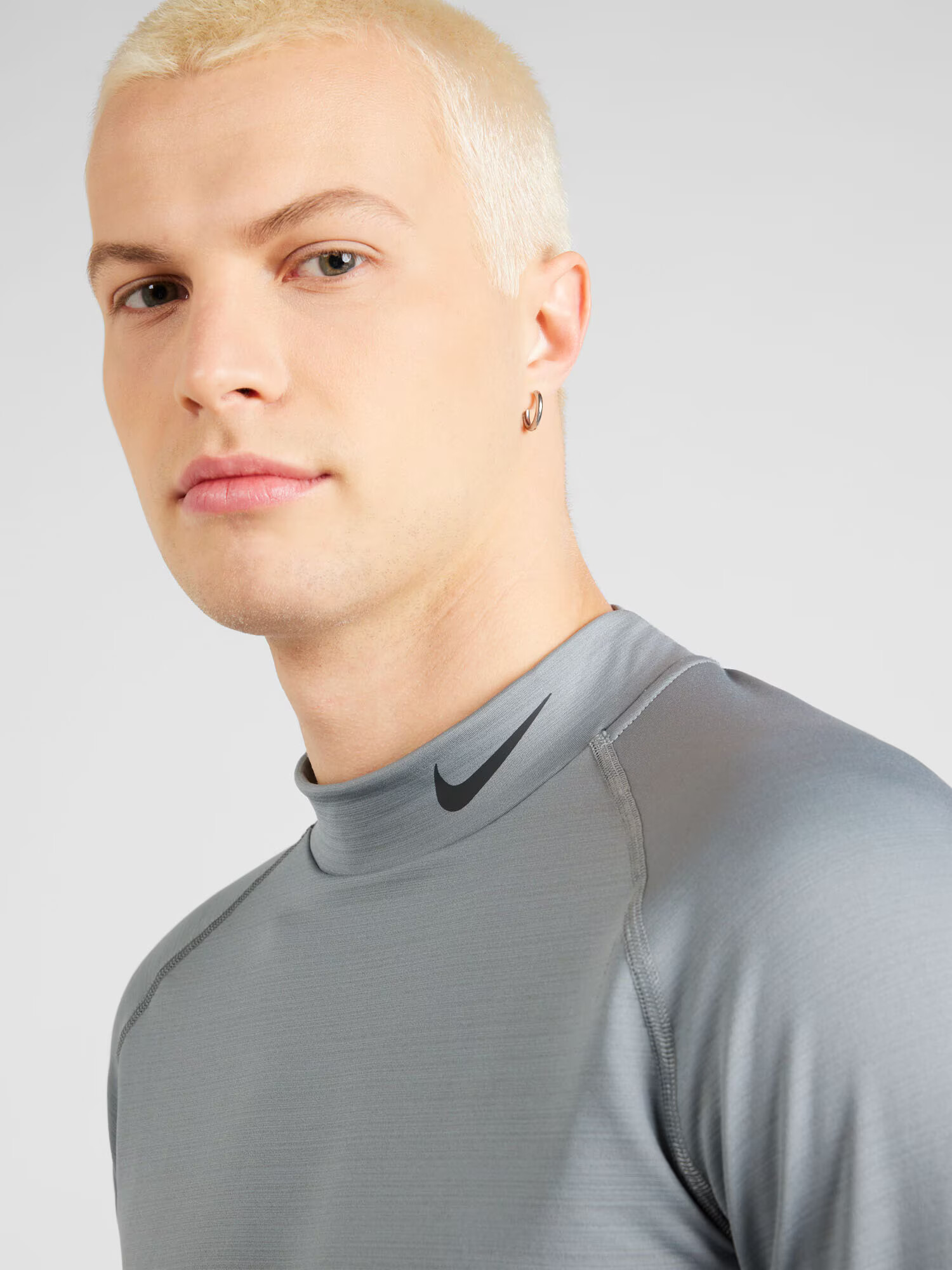 NIKE Tricou funcțional gri fumuriu - Pled.ro