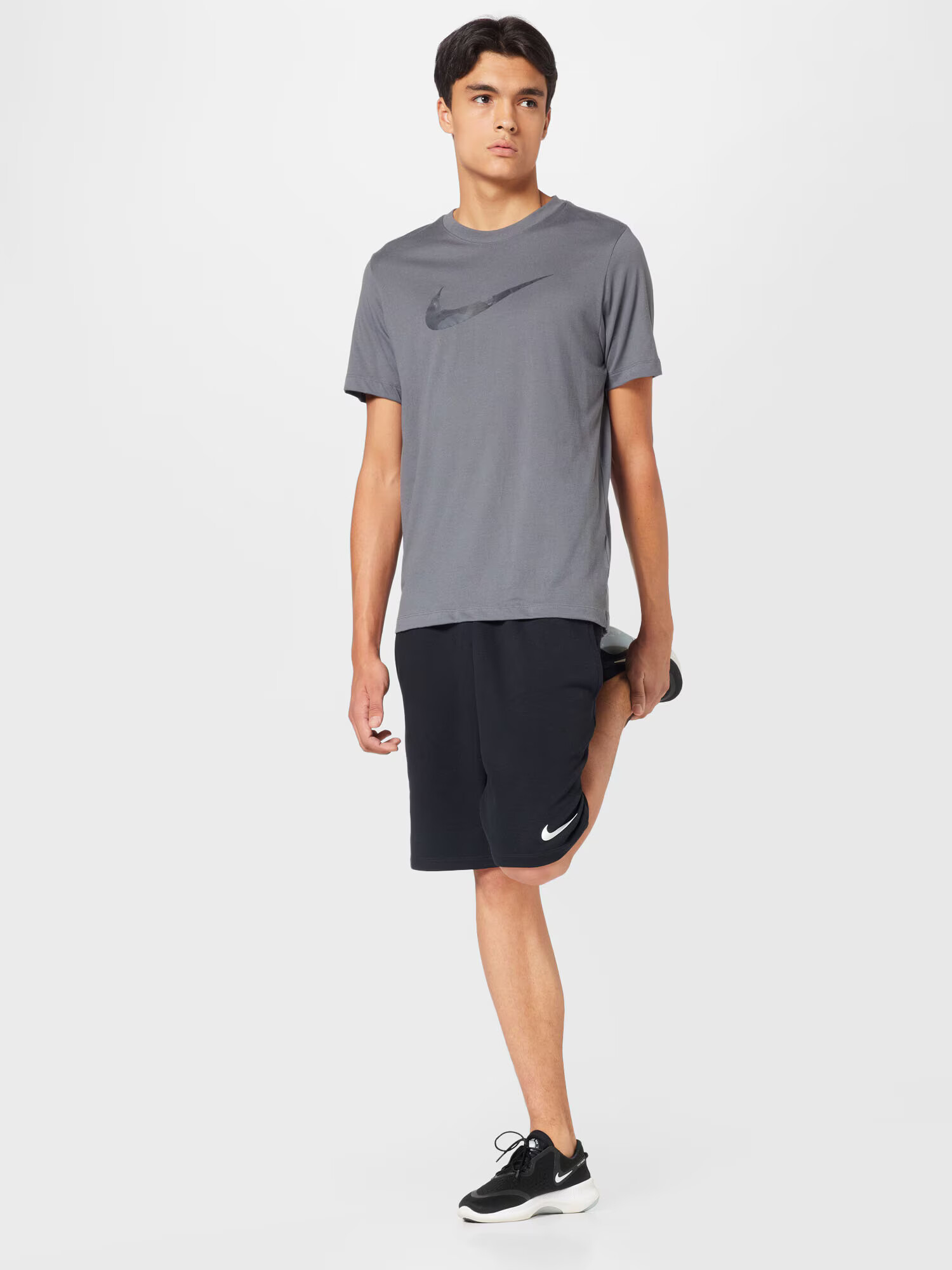 NIKE Tricou funcțional gri metalic / gri închis - Pled.ro