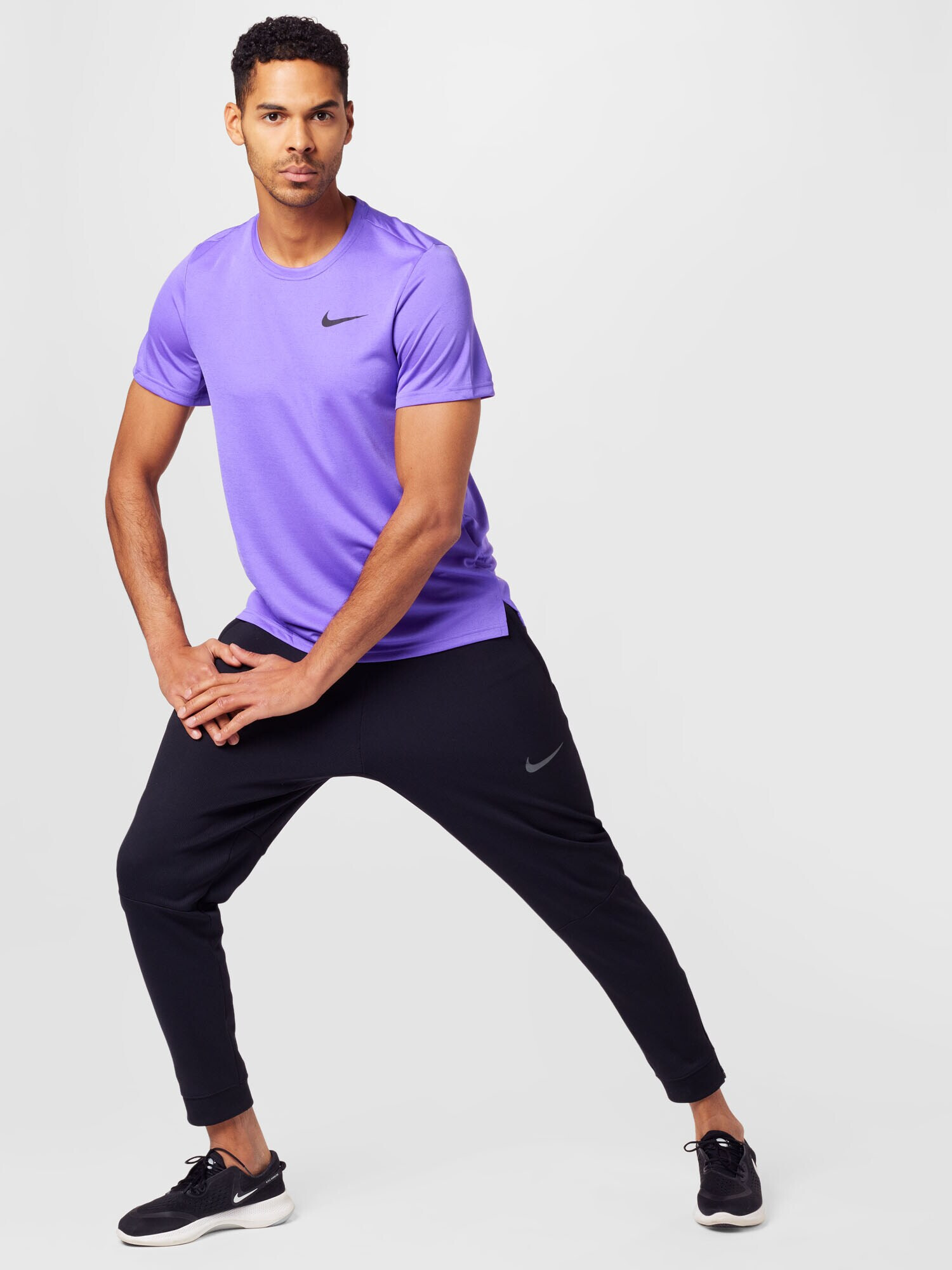 NIKE Tricou funcțional lila / negru - Pled.ro