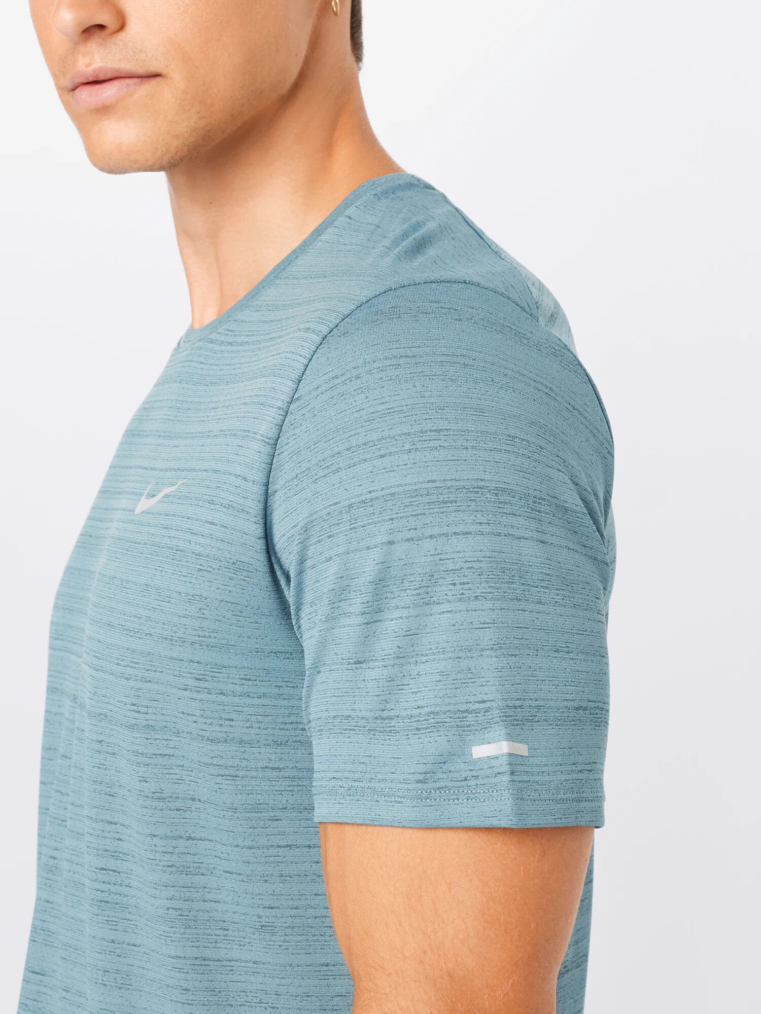 NIKE Tricou funcțional 'Miler' albastru deschis - Pled.ro