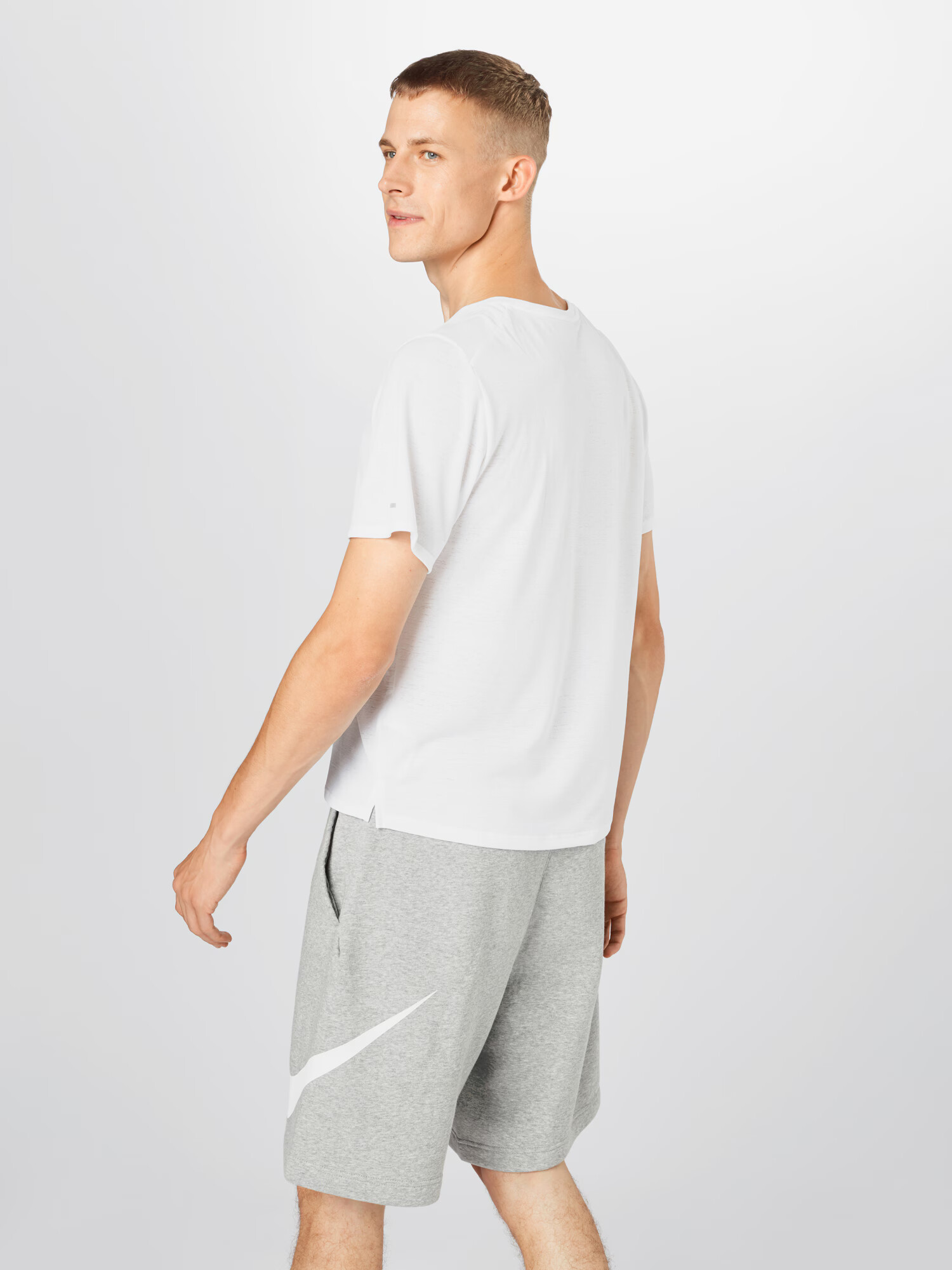 NIKE Tricou funcțional 'Miler' gri / alb - Pled.ro