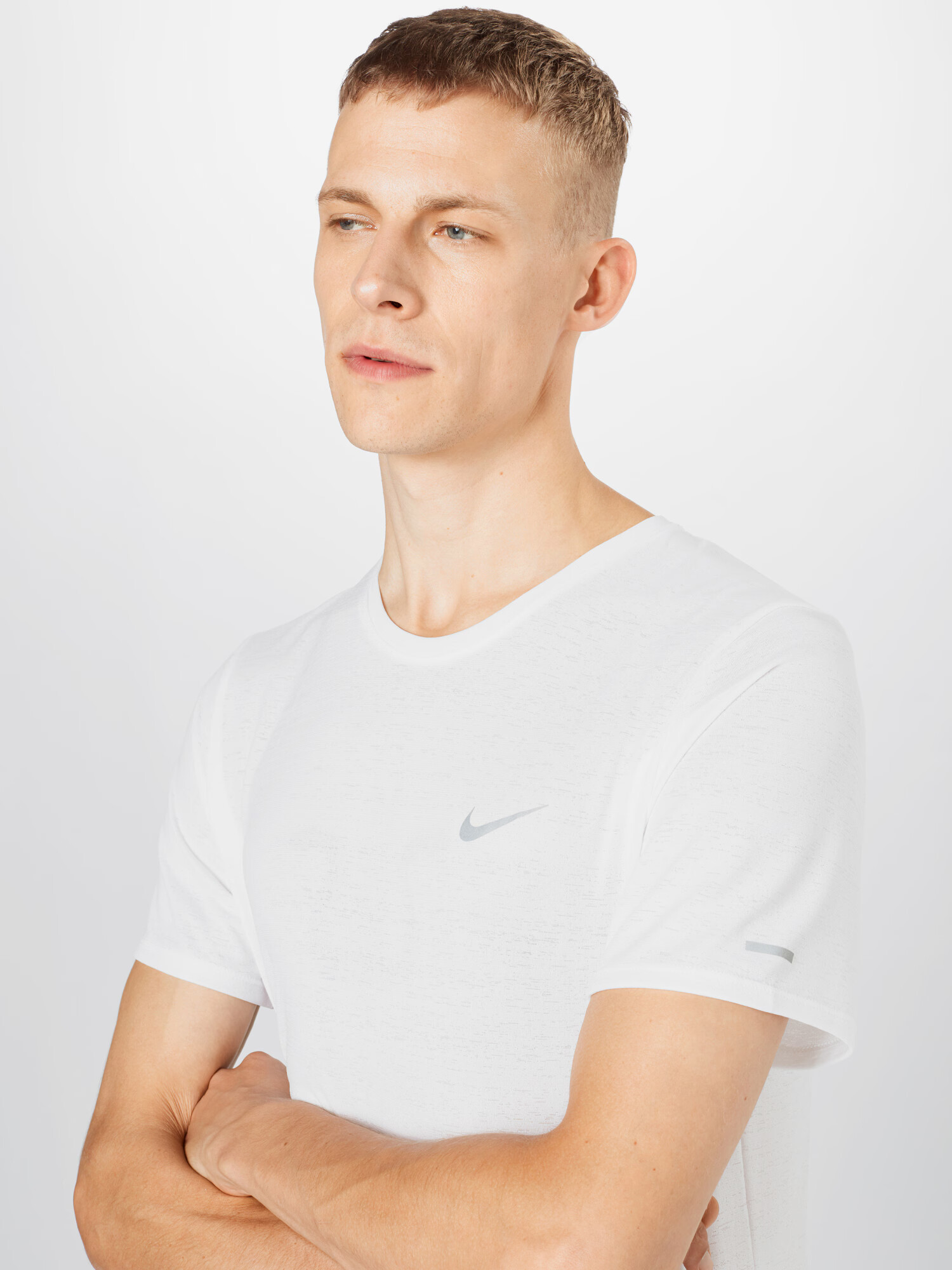 NIKE Tricou funcțional 'Miler' gri / alb - Pled.ro