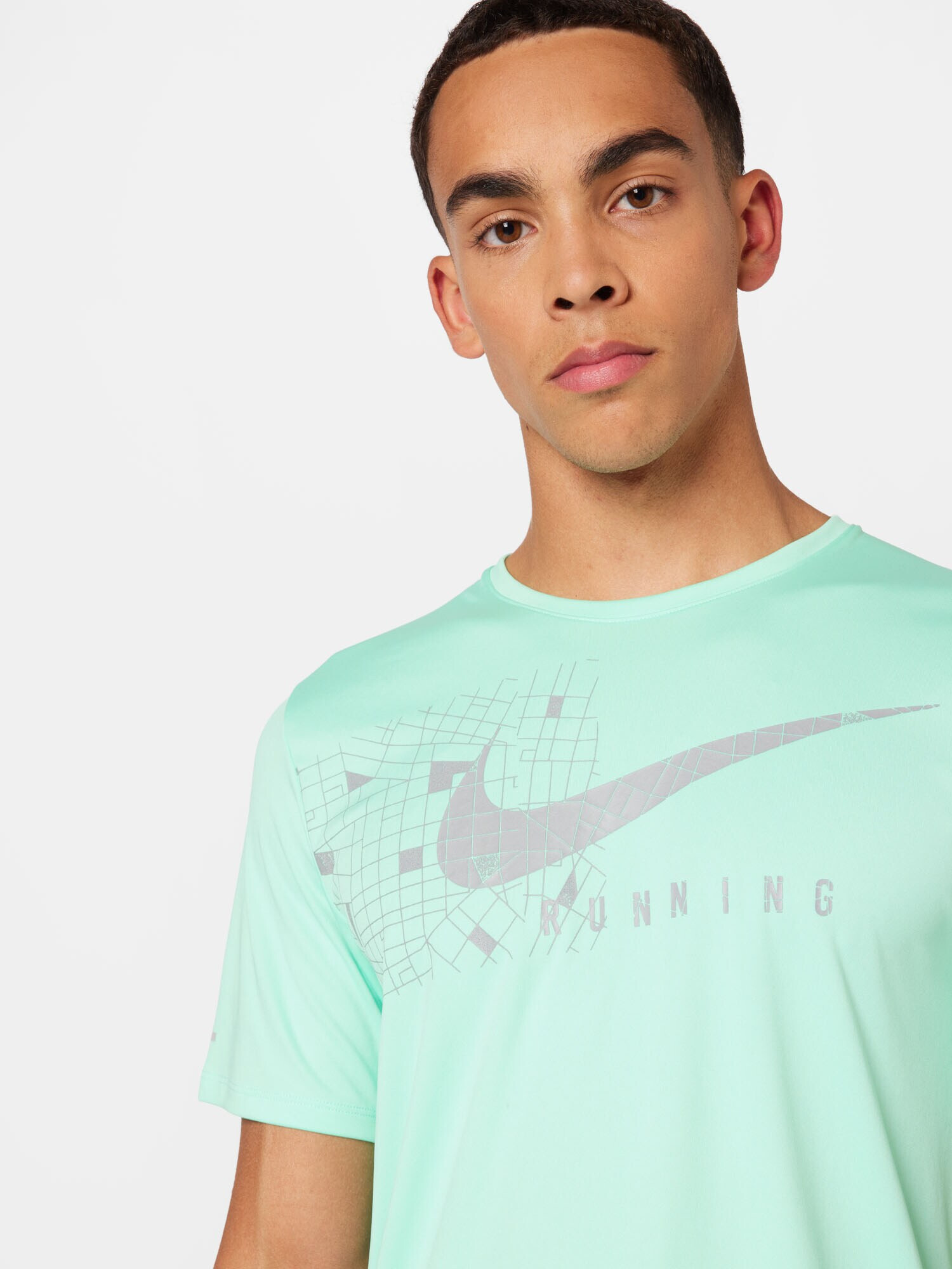 NIKE Tricou funcțional 'Miller' gri / verde pastel - Pled.ro