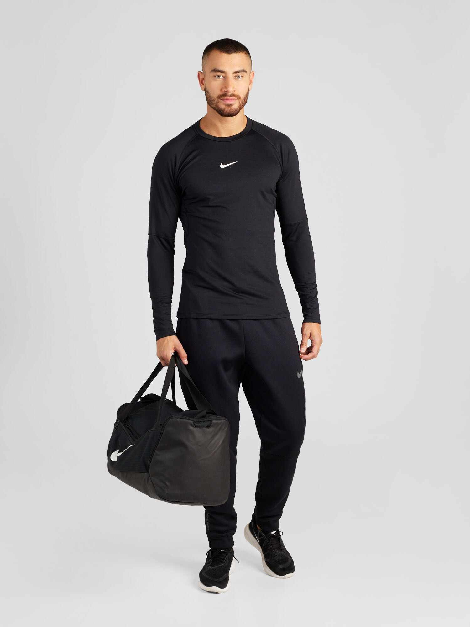 NIKE Tricou funcțional negru / alb - Pled.ro