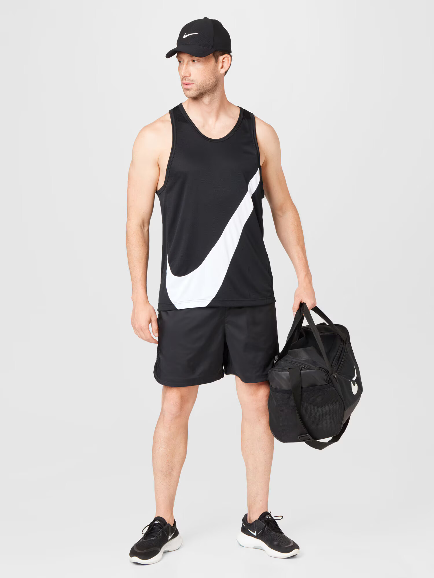 NIKE Tricou funcțional negru / alb - Pled.ro