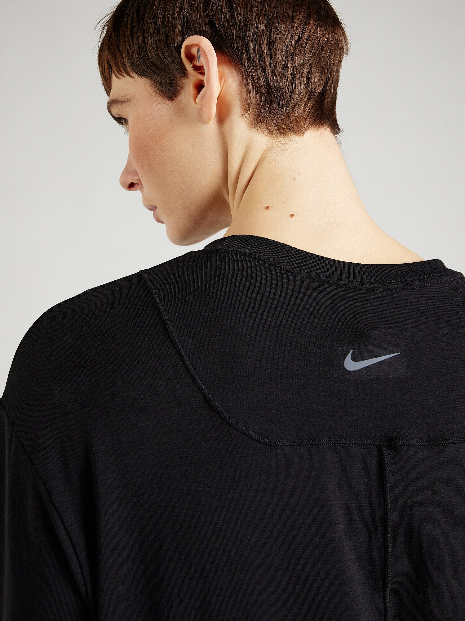 NIKE Tricou funcțional 'ONE' gri / negru - Pled.ro