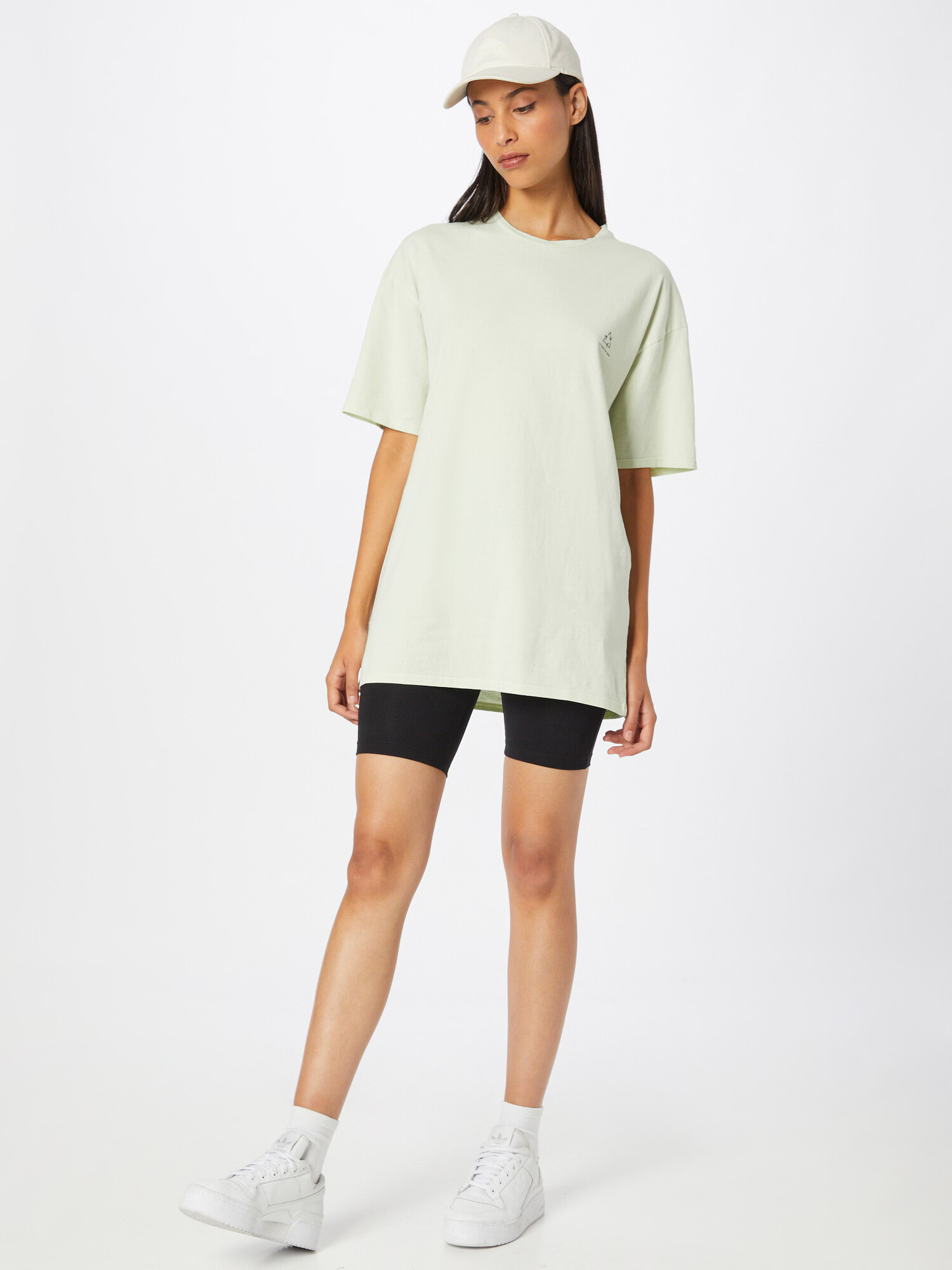 NU-IN Tricou 'Chroma' verde pastel - Pled.ro