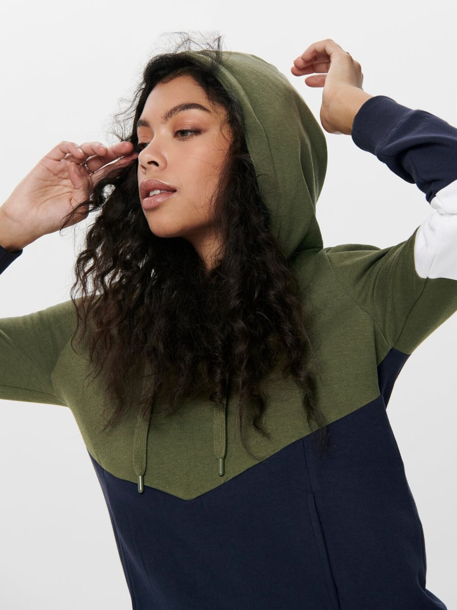 ONLY Bluză de molton 'ONLPEAR LS BLOCKING HOOD SWT' verde - Pled.ro