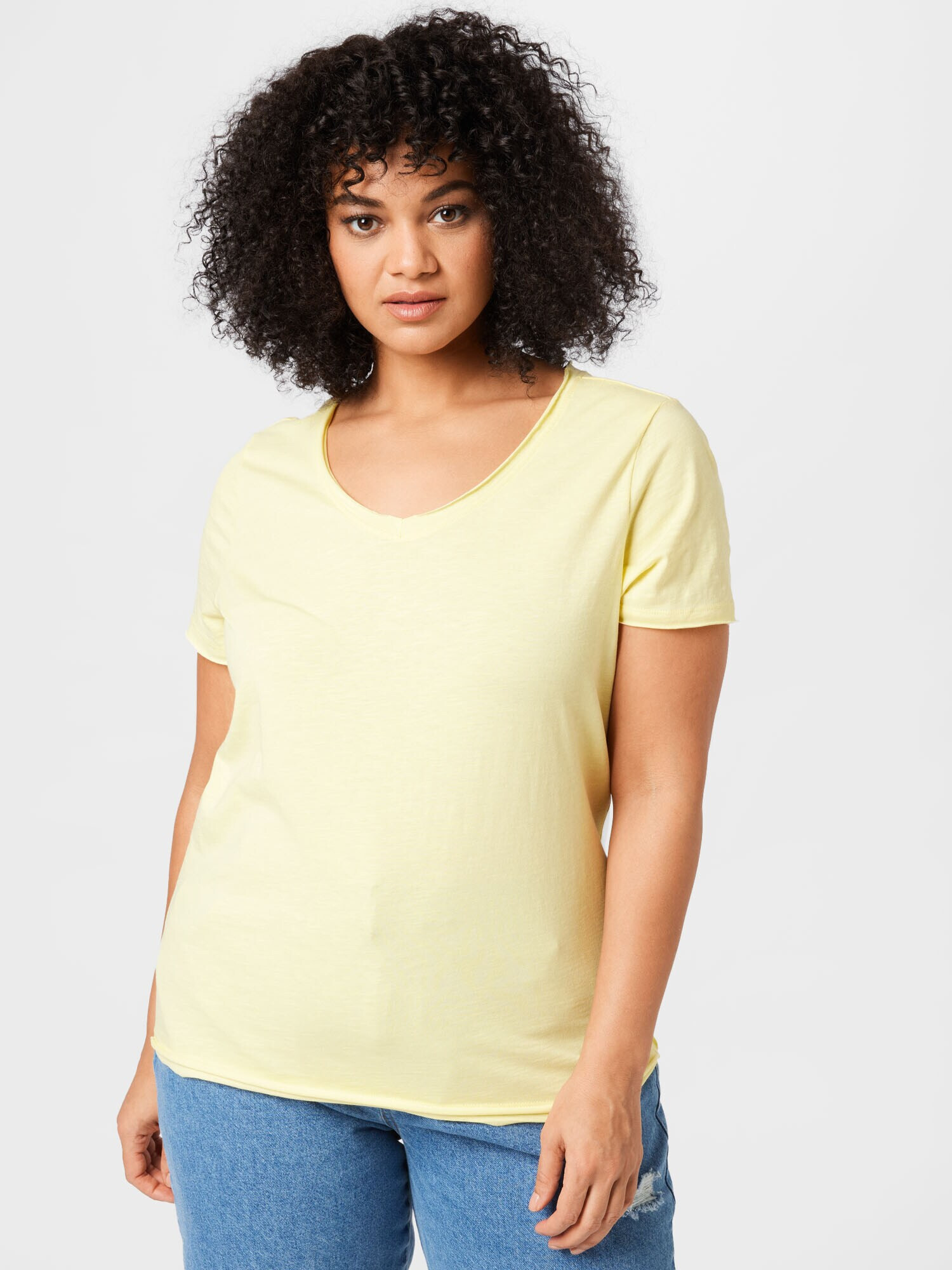 ONLY Carmakoma Tricou 'BONNIE' galben pastel - Pled.ro