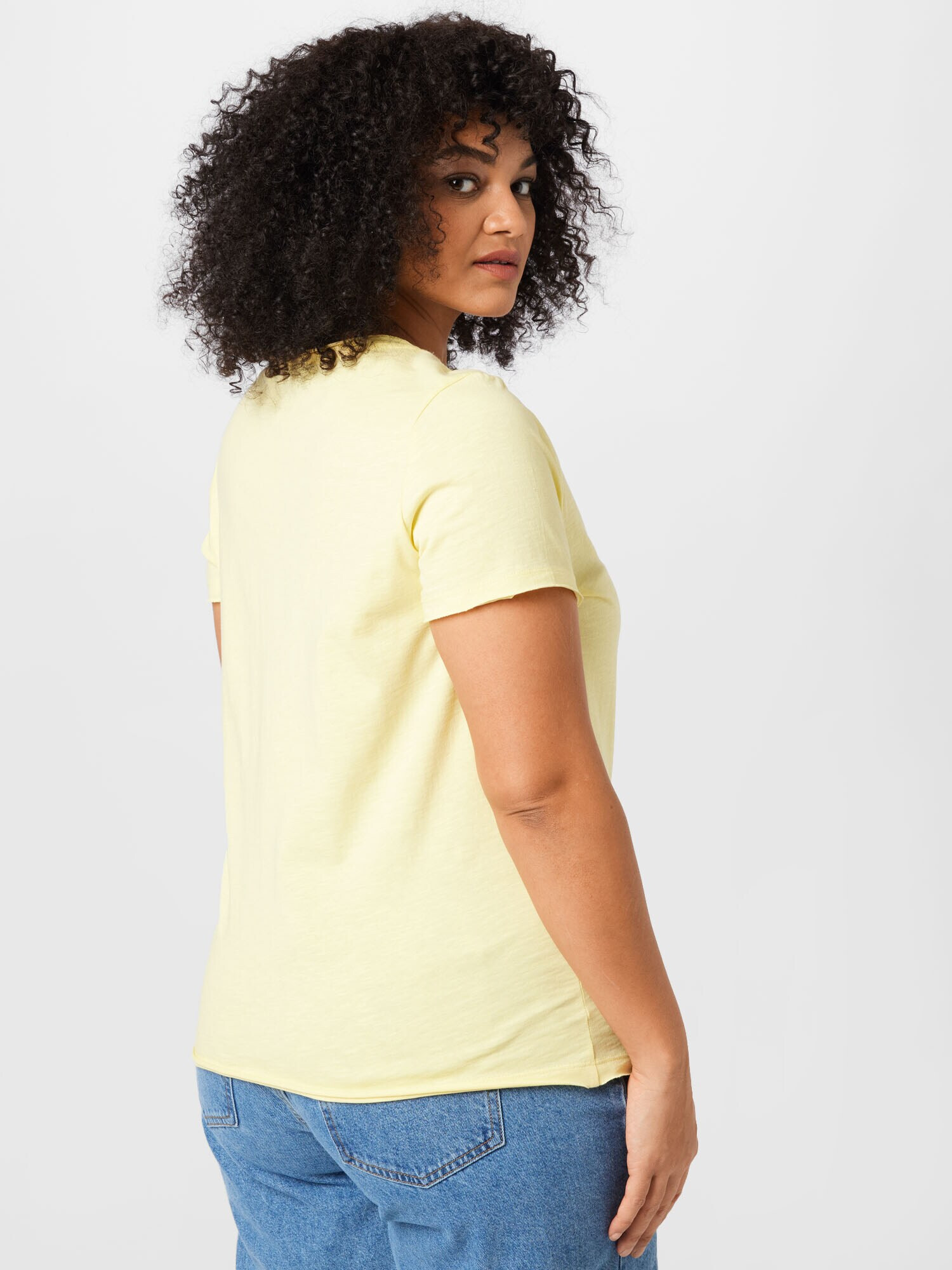 ONLY Carmakoma Tricou 'BONNIE' galben pastel - Pled.ro