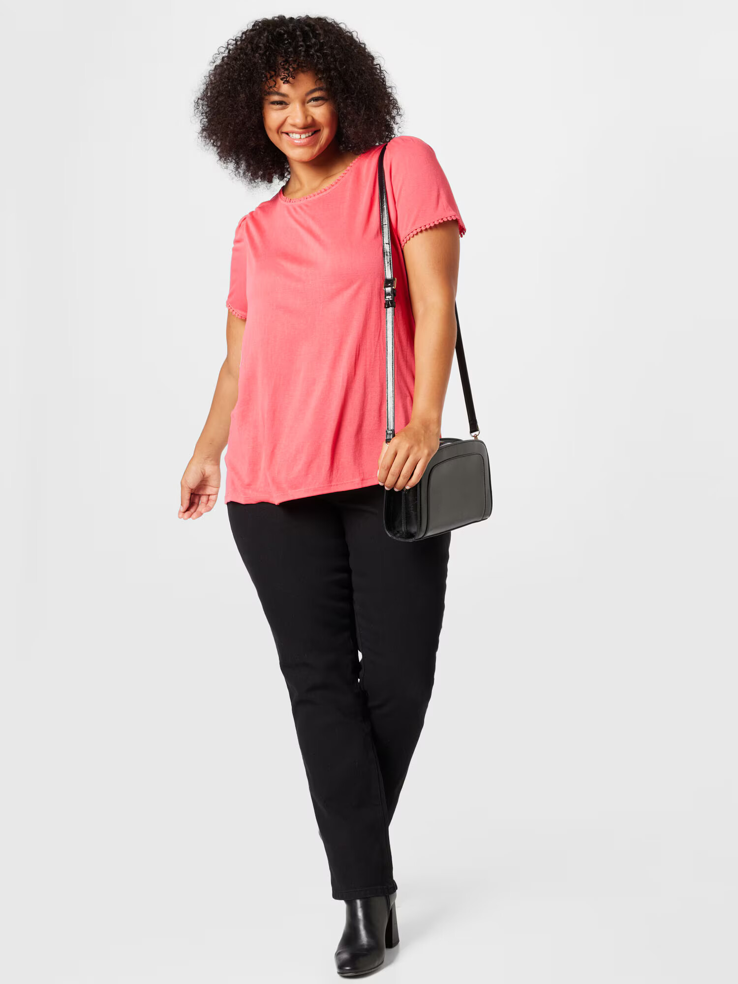 ONLY Curve Tricou 'ARIANA' roz - Pled.ro