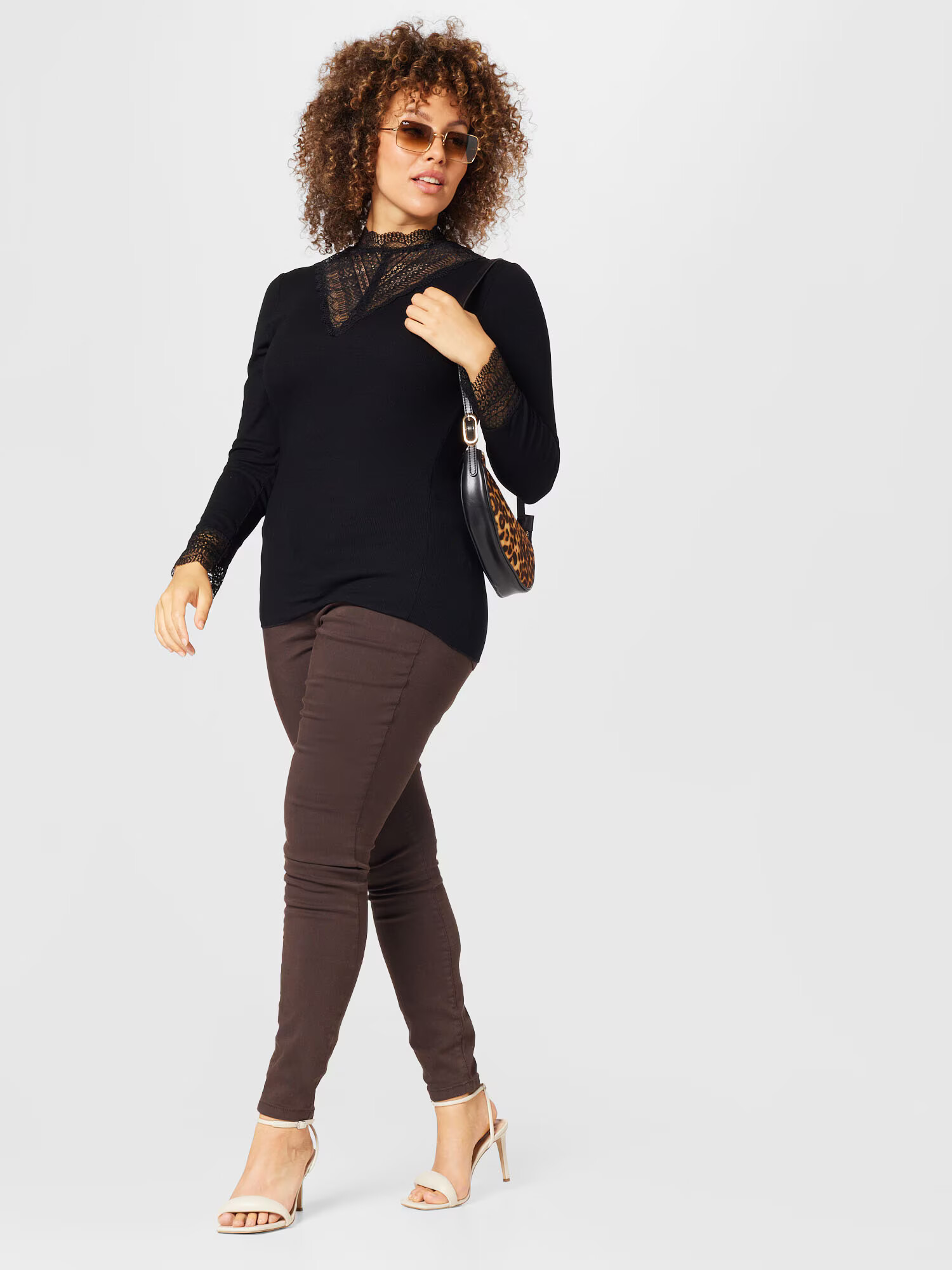 ONLY Curve Tricou 'Tilde' negru - Pled.ro