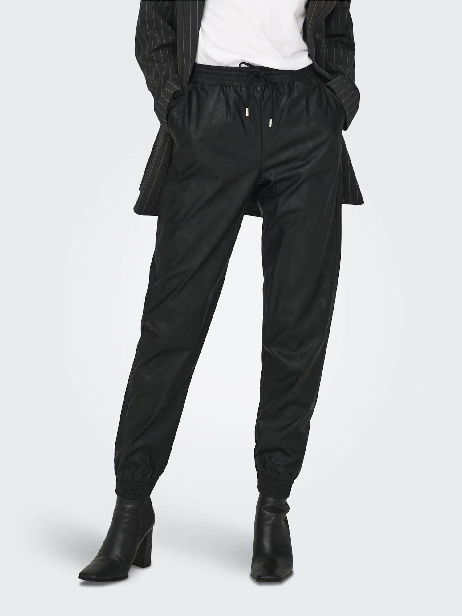 ONLY Pantaloni 'Mady' negru - Pled.ro