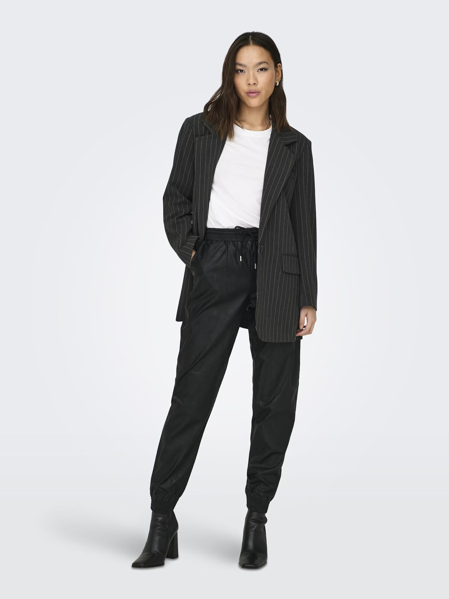 ONLY Pantaloni 'Mady' negru - Pled.ro