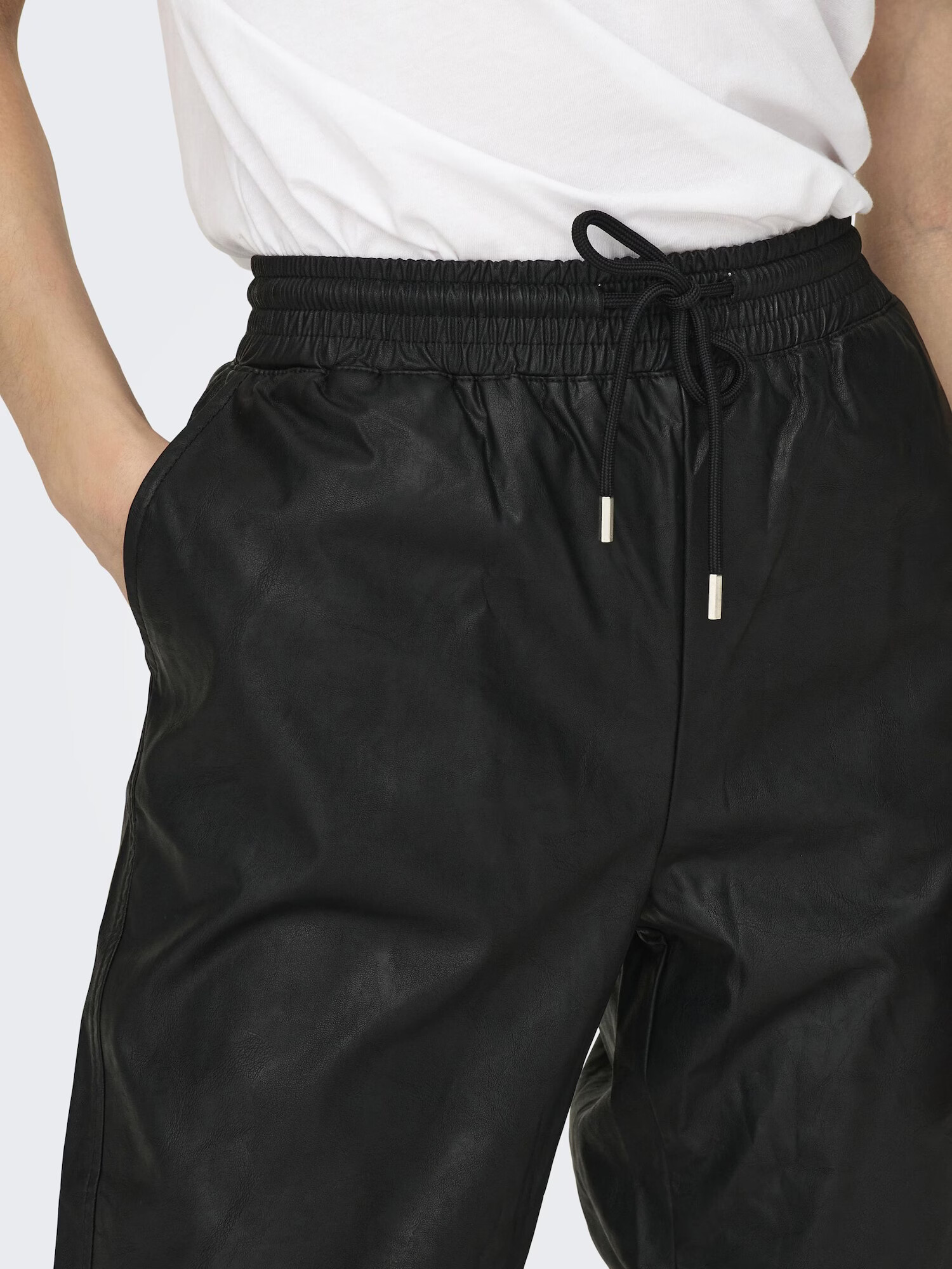 ONLY Pantaloni 'Mady' negru - Pled.ro