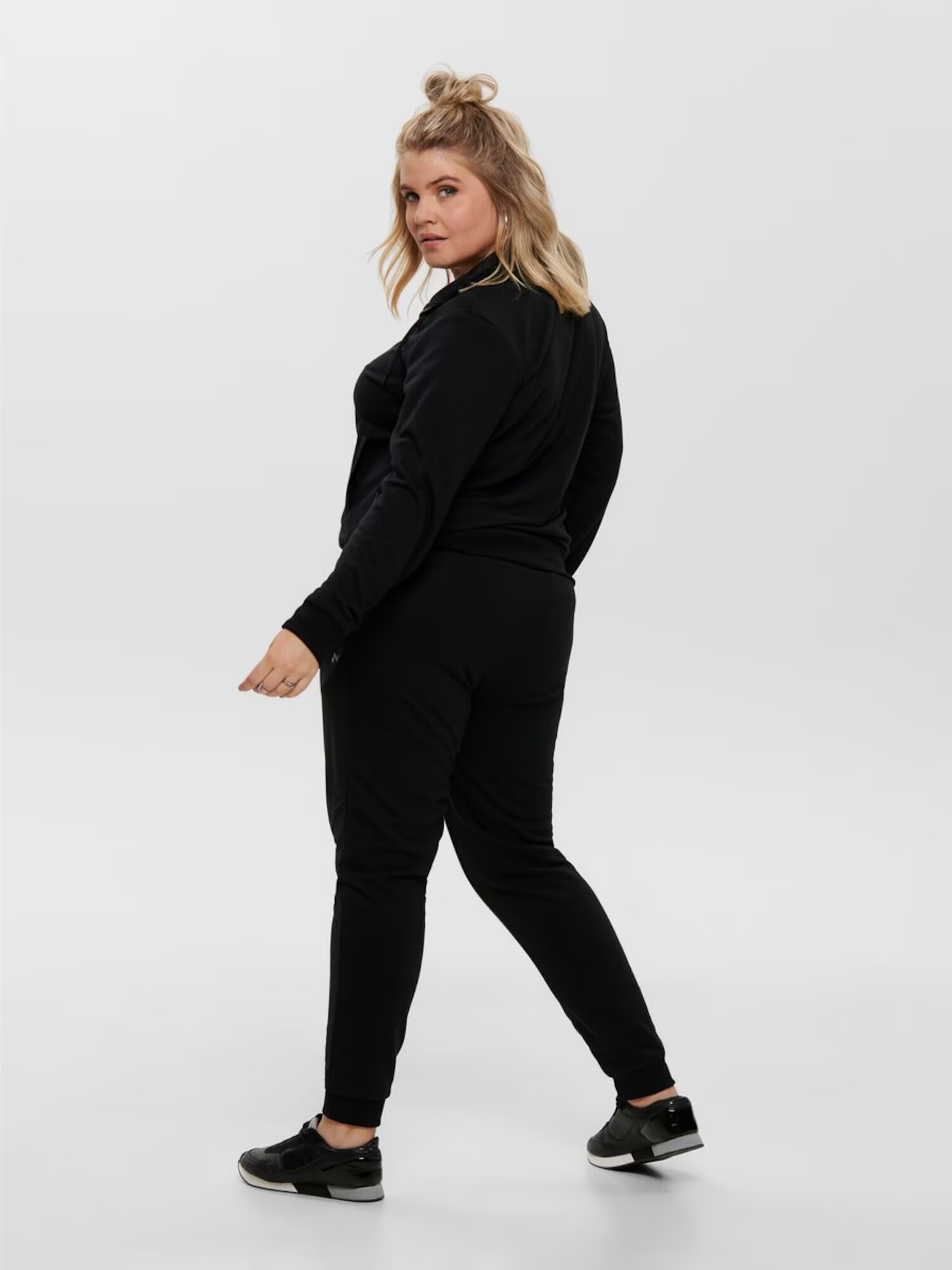 Only Play Curvy Pantaloni sport 'ELINA' negru - Pled.ro