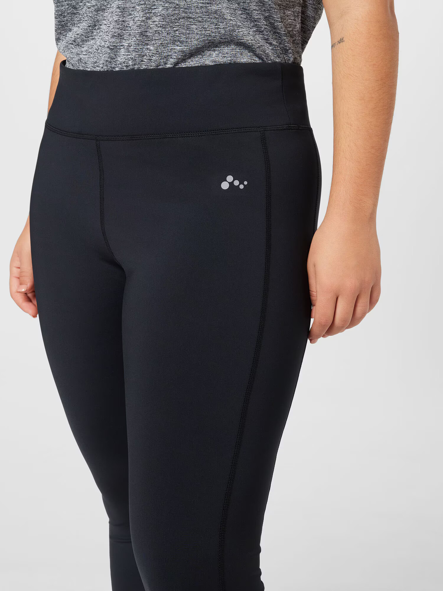 Only Play Curvy Pantaloni sport 'MILA' gri / negru - Pled.ro