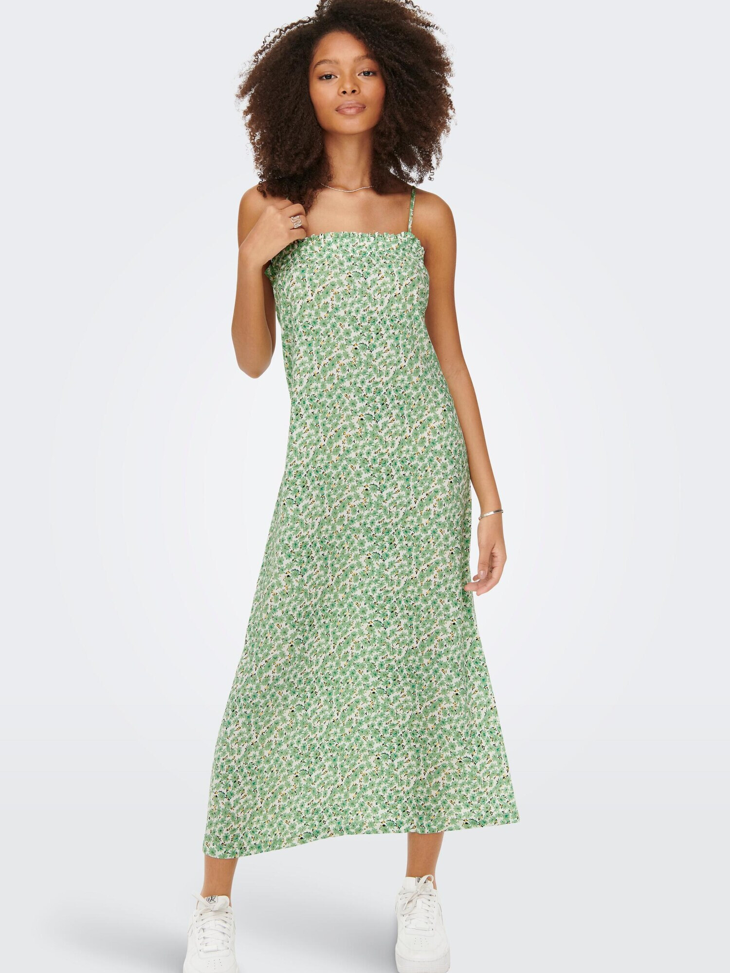 ONLY Rochie de vară 'Holly' crem / verde jad / verde pin / portocaliu pastel - Pled.ro