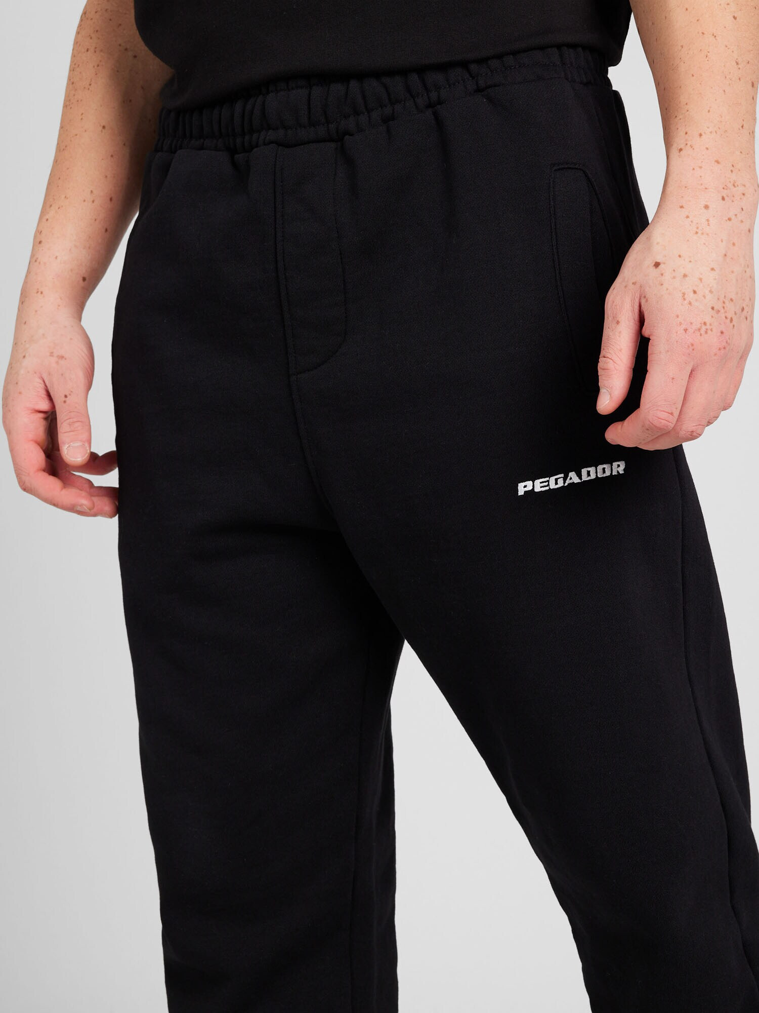 Pegador Pantaloni negru / alb murdar - Pled.ro