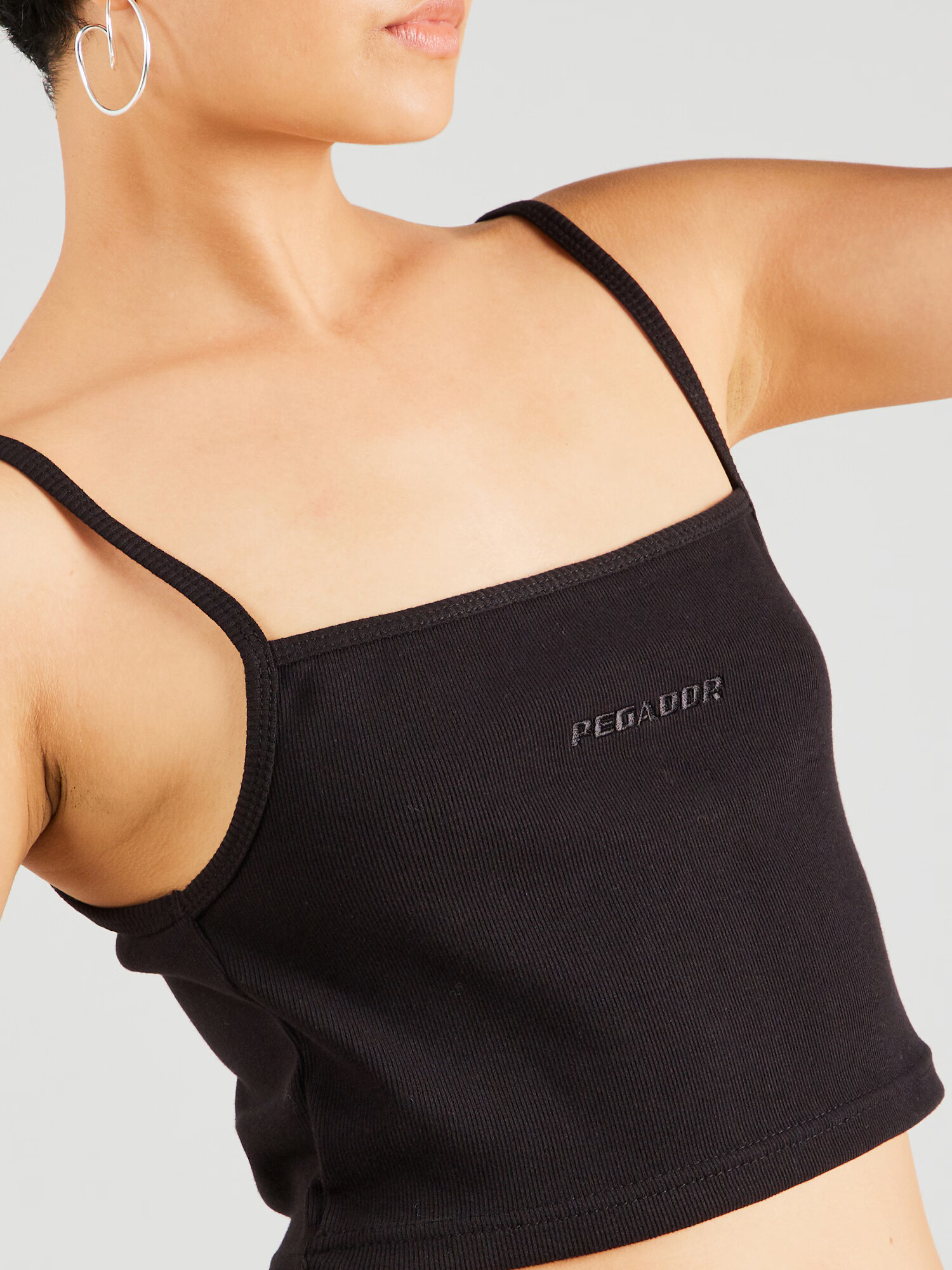 Pegador Top 'Ruby' negru - Pled.ro