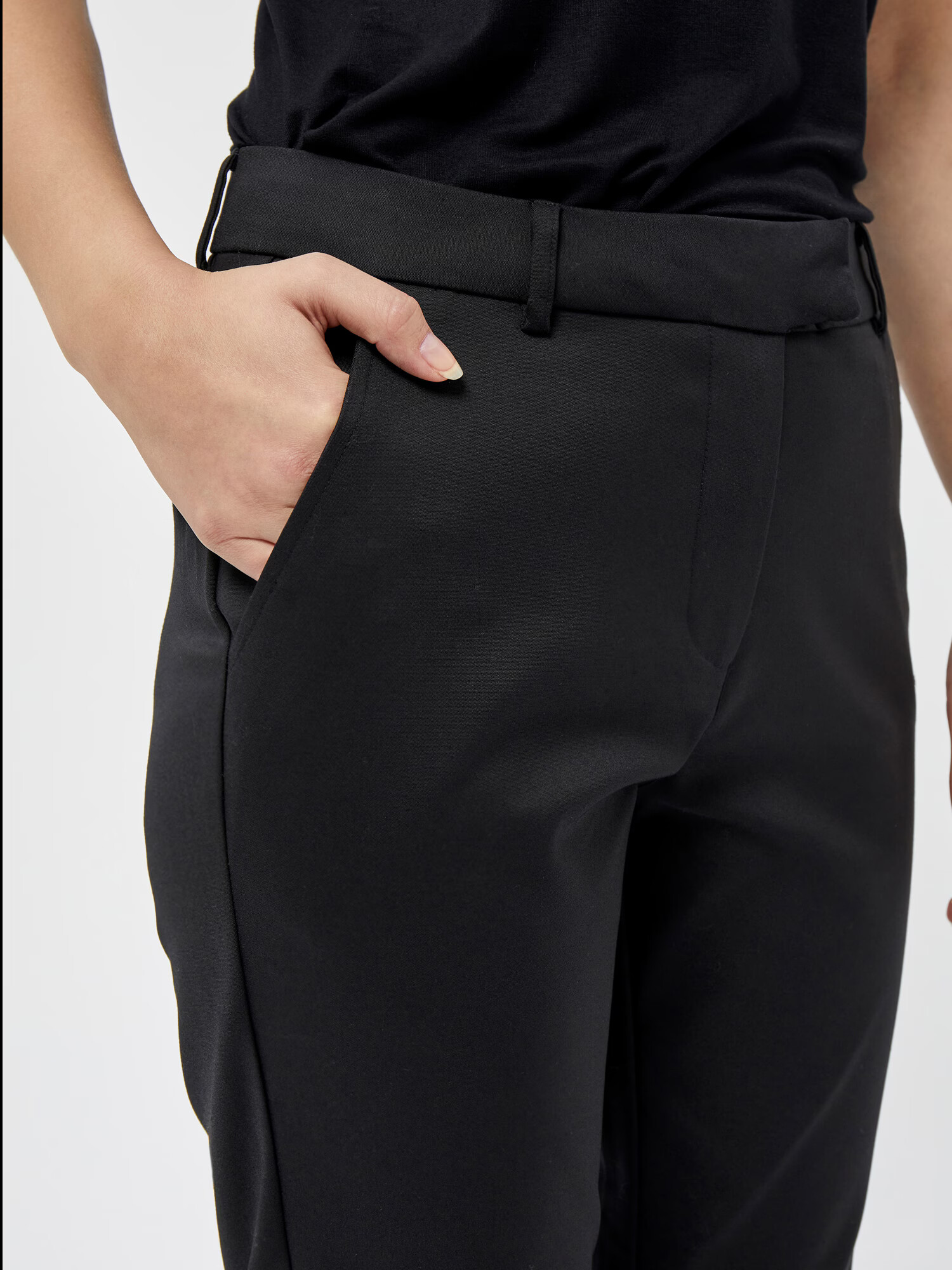 Peppercorn Pantaloni eleganți 'Janika' negru - Pled.ro