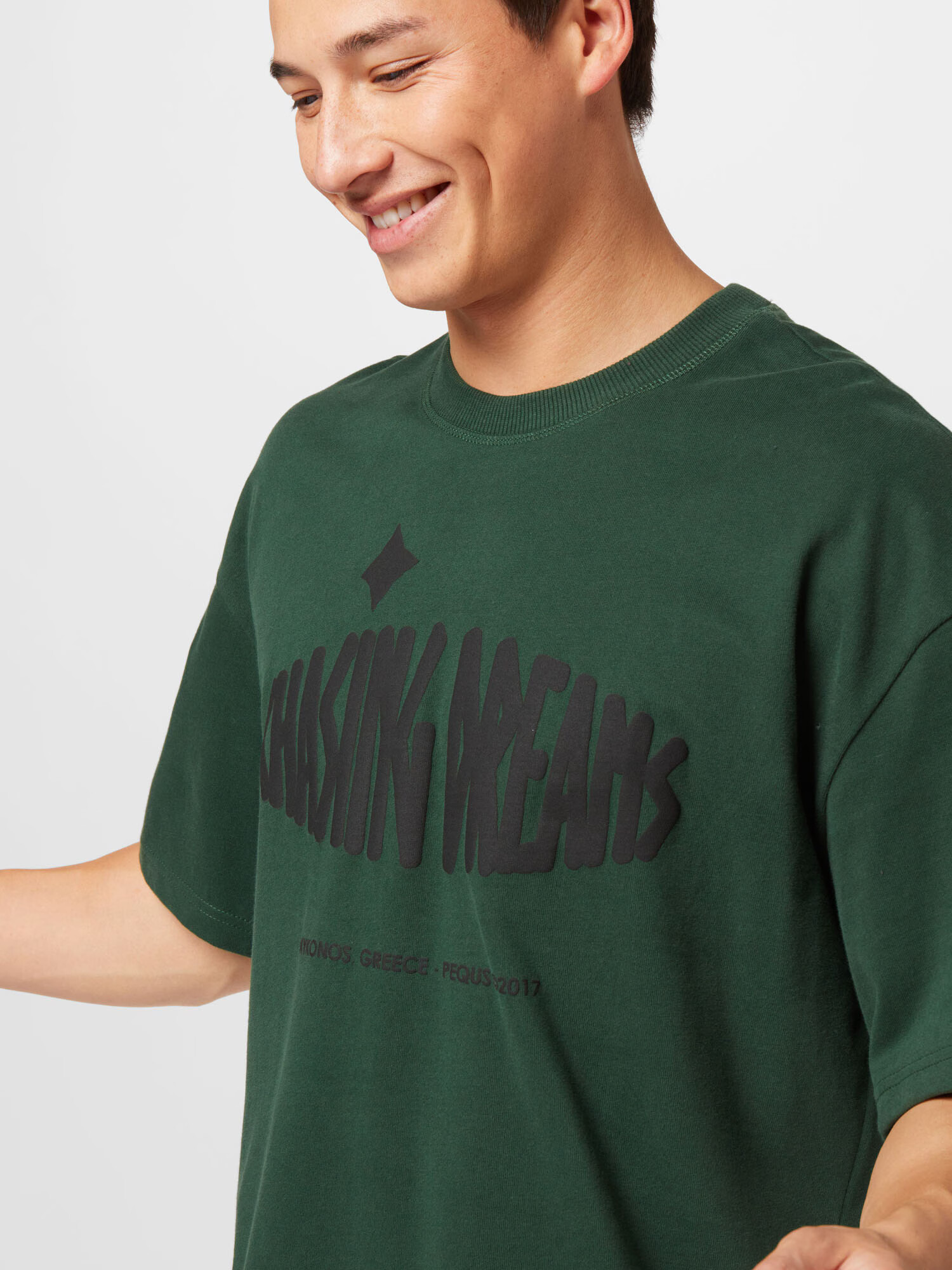 Pequs Tricou 'CHASING DREAMS' gri metalic / verde închis - Pled.ro