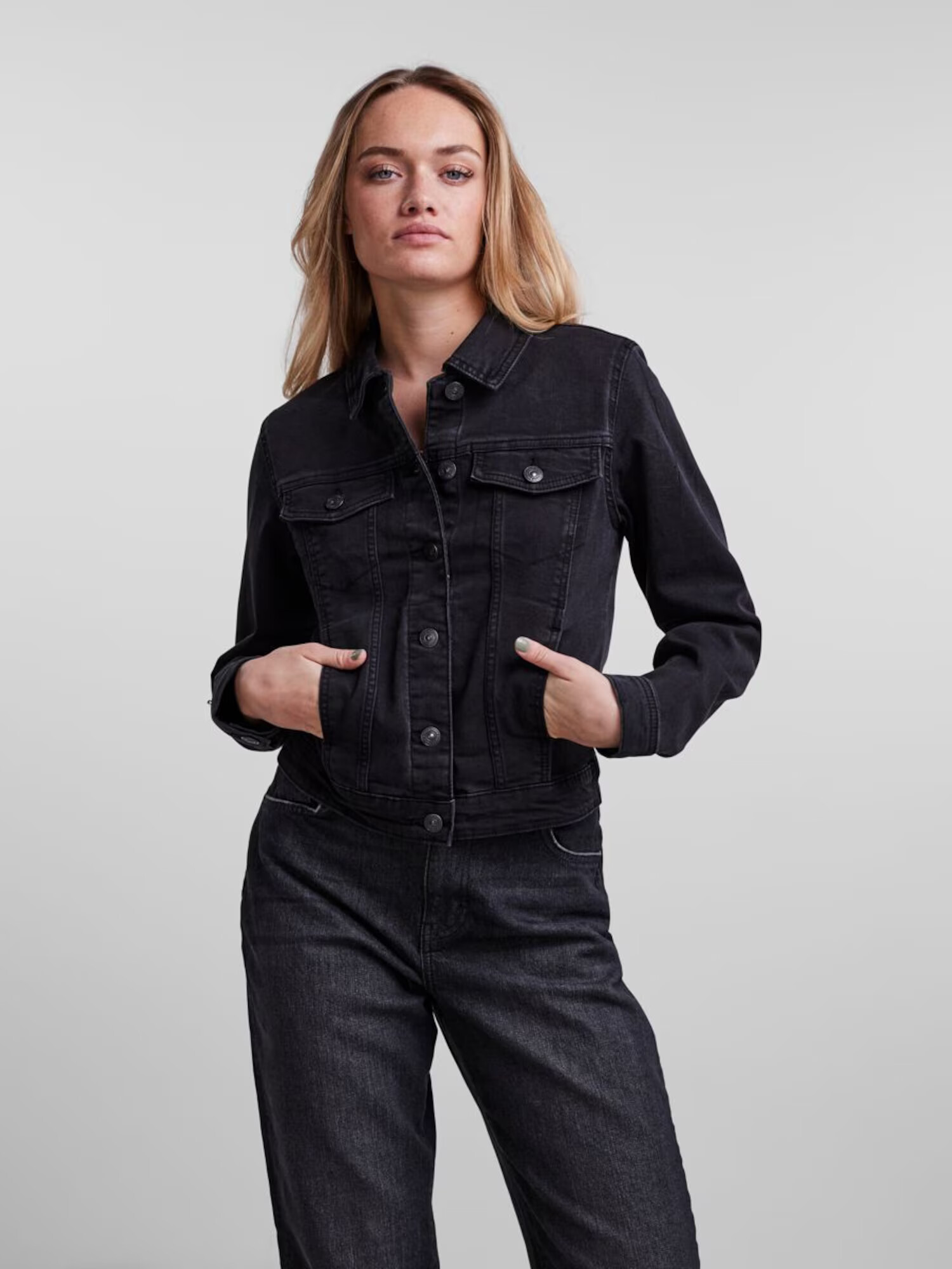 PIECES Geacă de primăvară-toamnă 'Oia' negru denim - Pled.ro