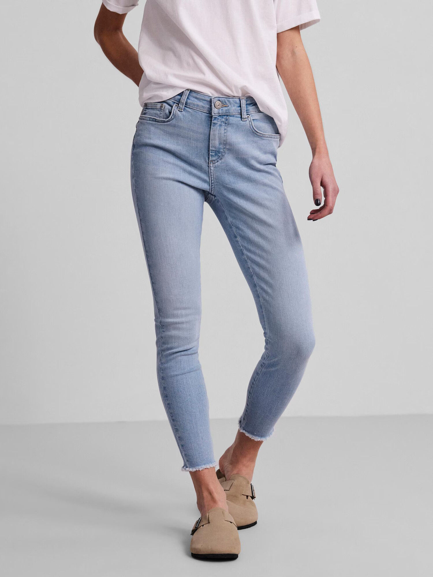 PIECES Jeans 'Delly' albastru deschis - Pled.ro