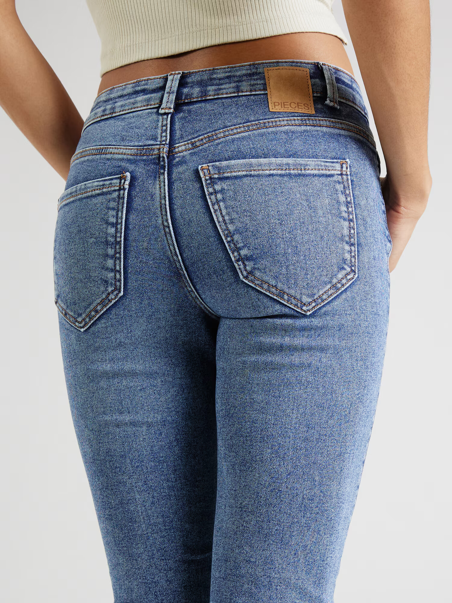 PIECES Jeans 'HOLLY' albastru denim / maro - Pled.ro