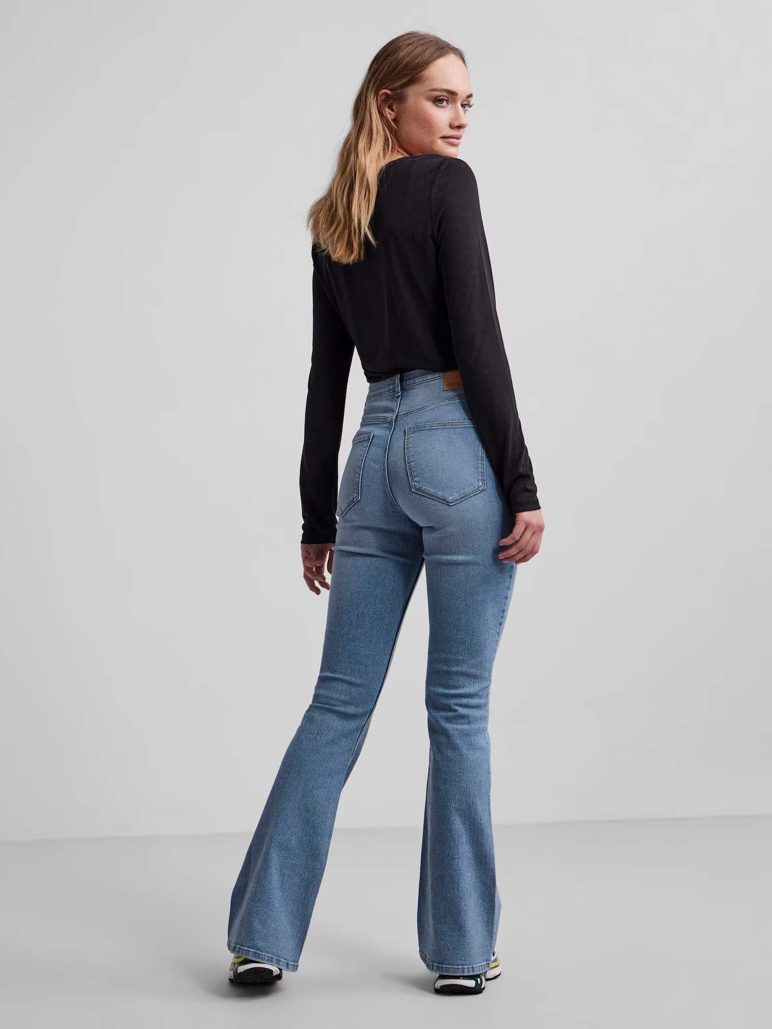 PIECES Jeans 'Peggy' albastru deschis - Pled.ro