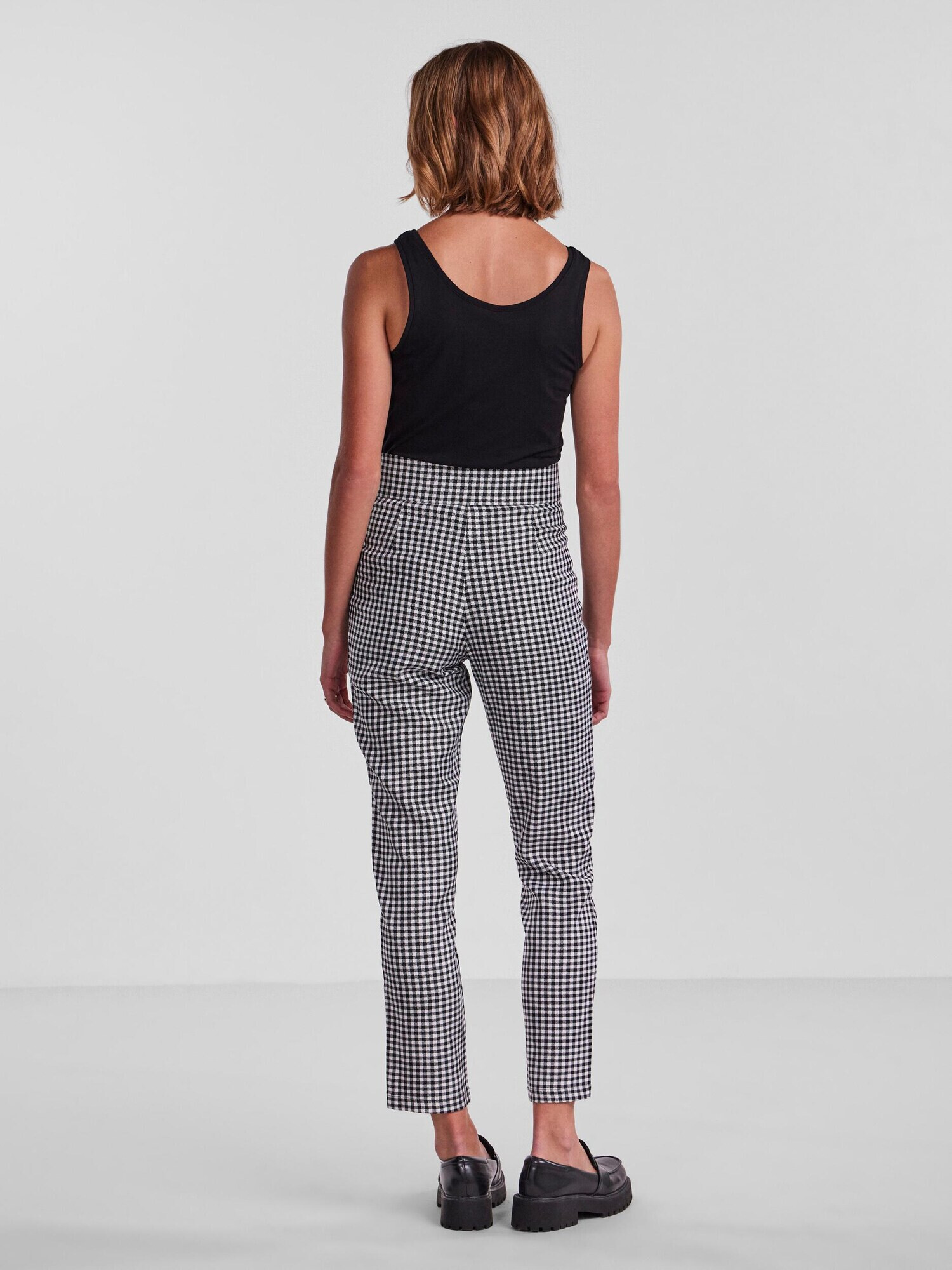 PIECES Pantaloni cu dungă 'Astrid' negru / alb - Pled.ro