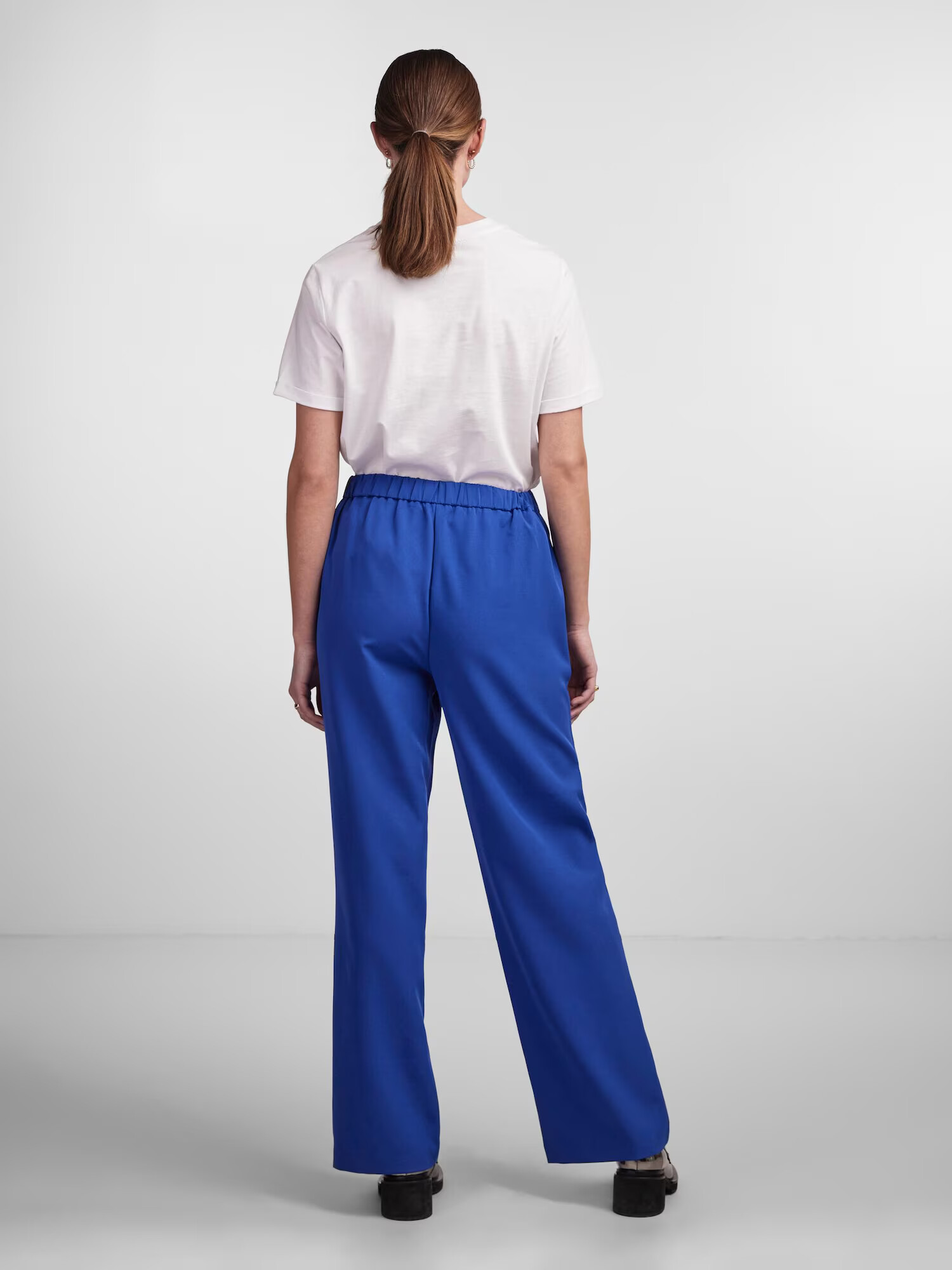 PIECES Pantaloni 'BOSSY' albastru regal - Pled.ro