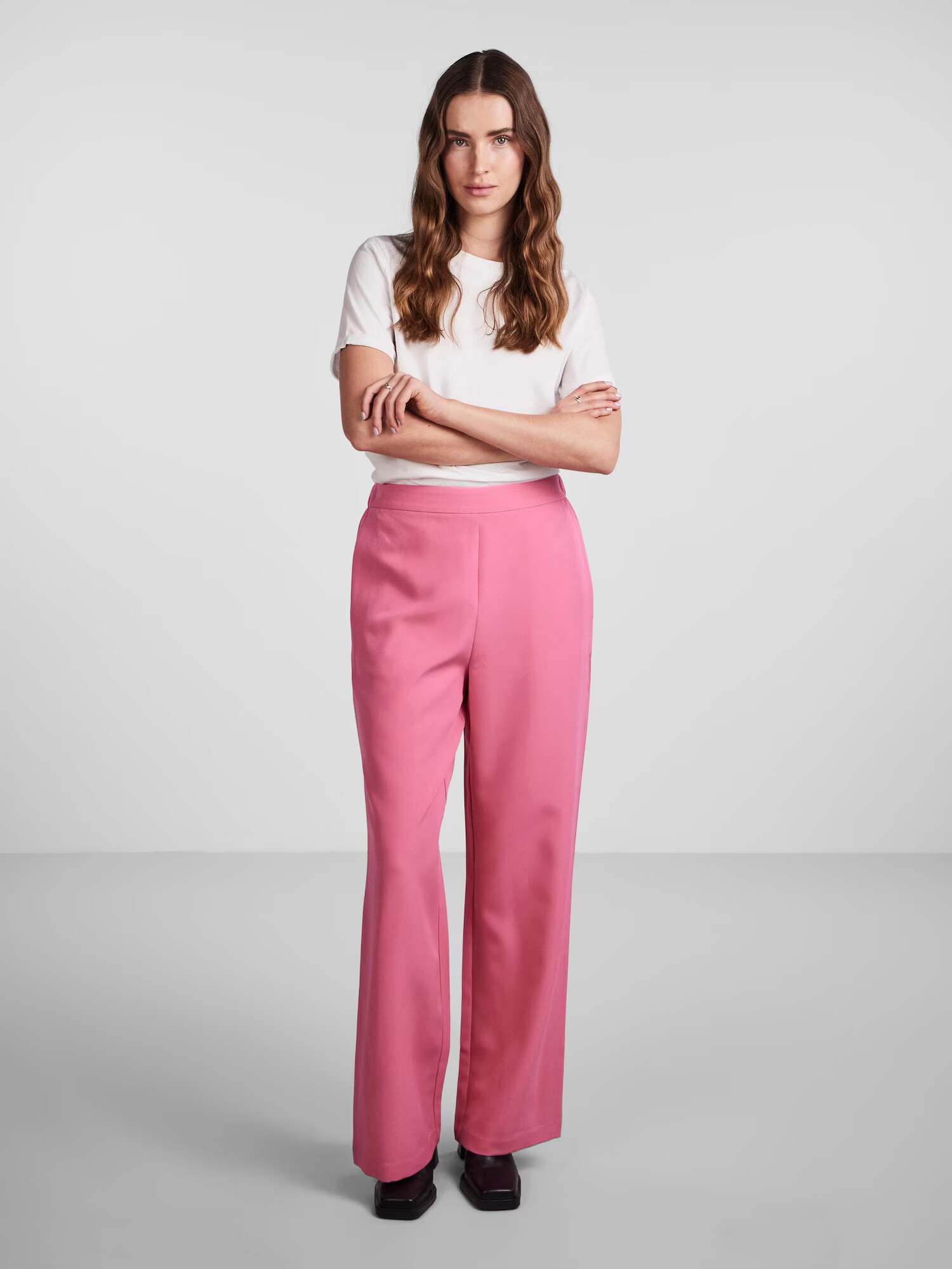 PIECES Pantaloni 'BOSSY' roz - Pled.ro