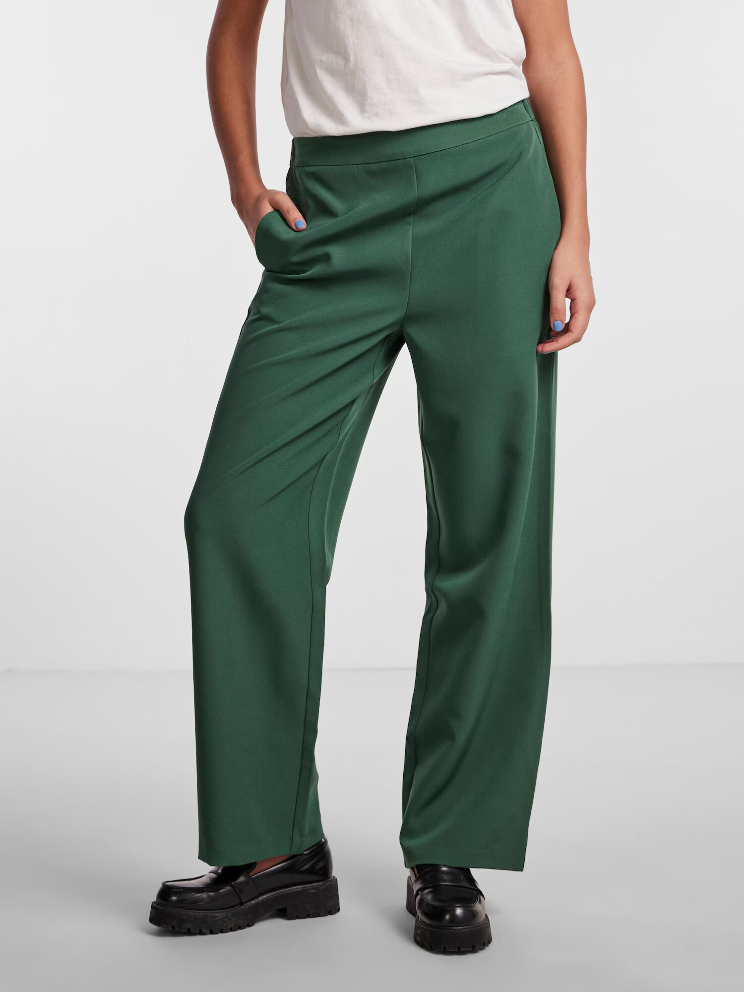 PIECES Pantaloni 'BOSSY' verde - Pled.ro