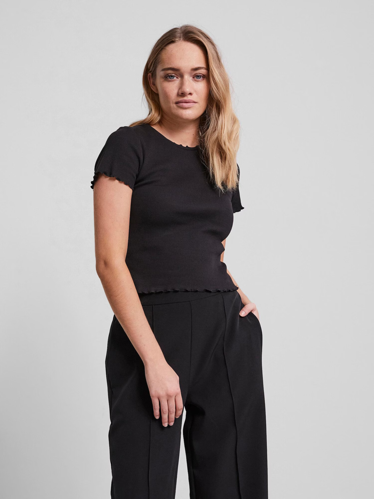 PIECES Tricou negru - Pled.ro