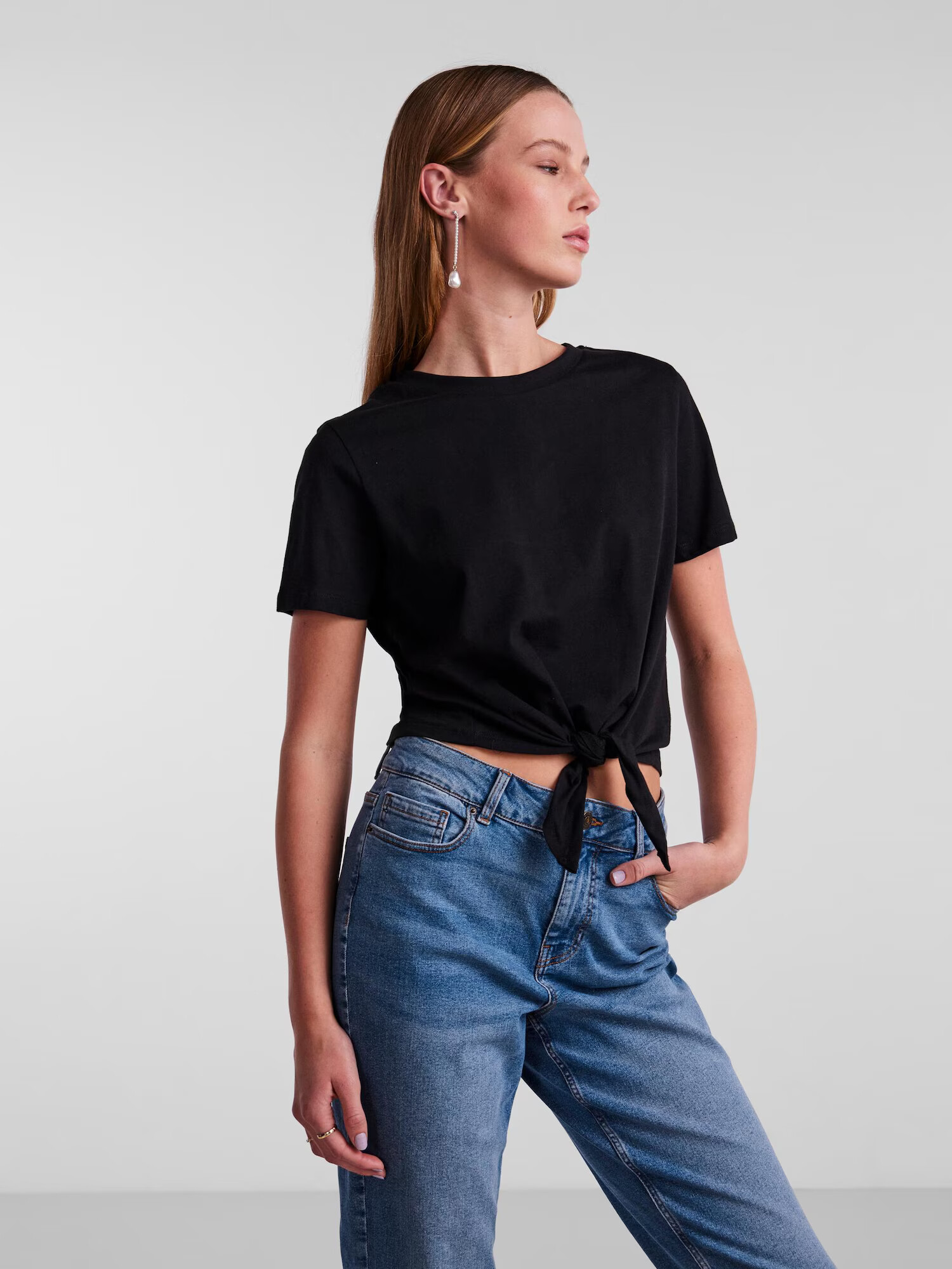 PIECES Tricou 'Tia' negru - Pled.ro