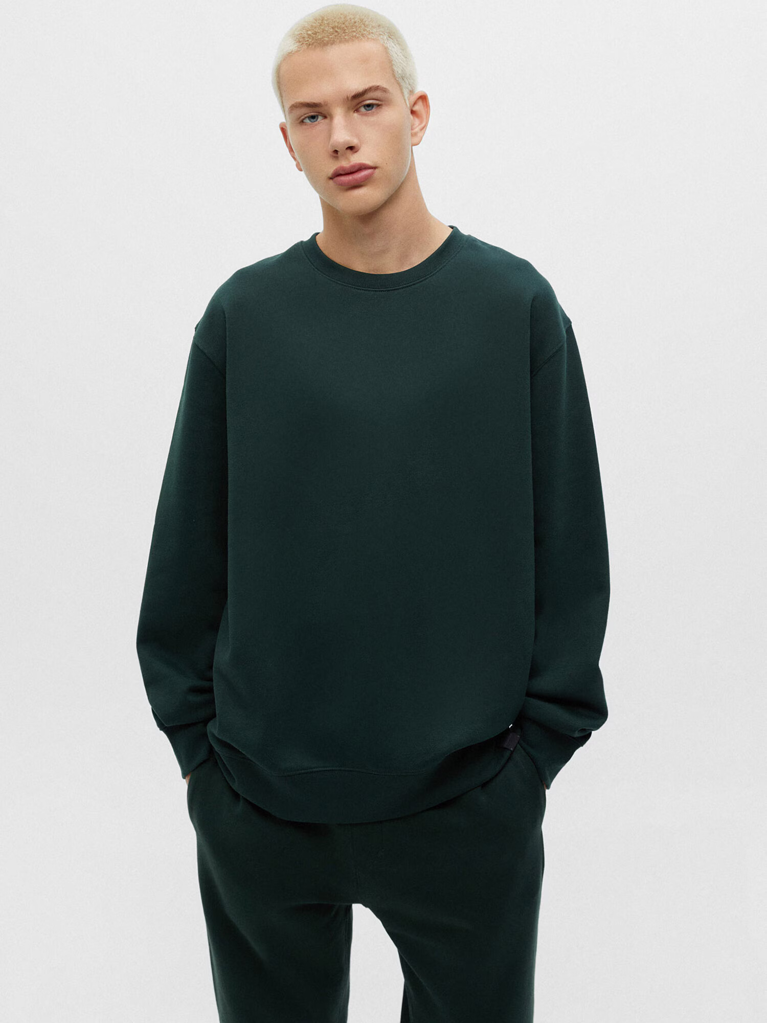 Pull&Bear Bluză de molton verde pin / negru - Pled.ro