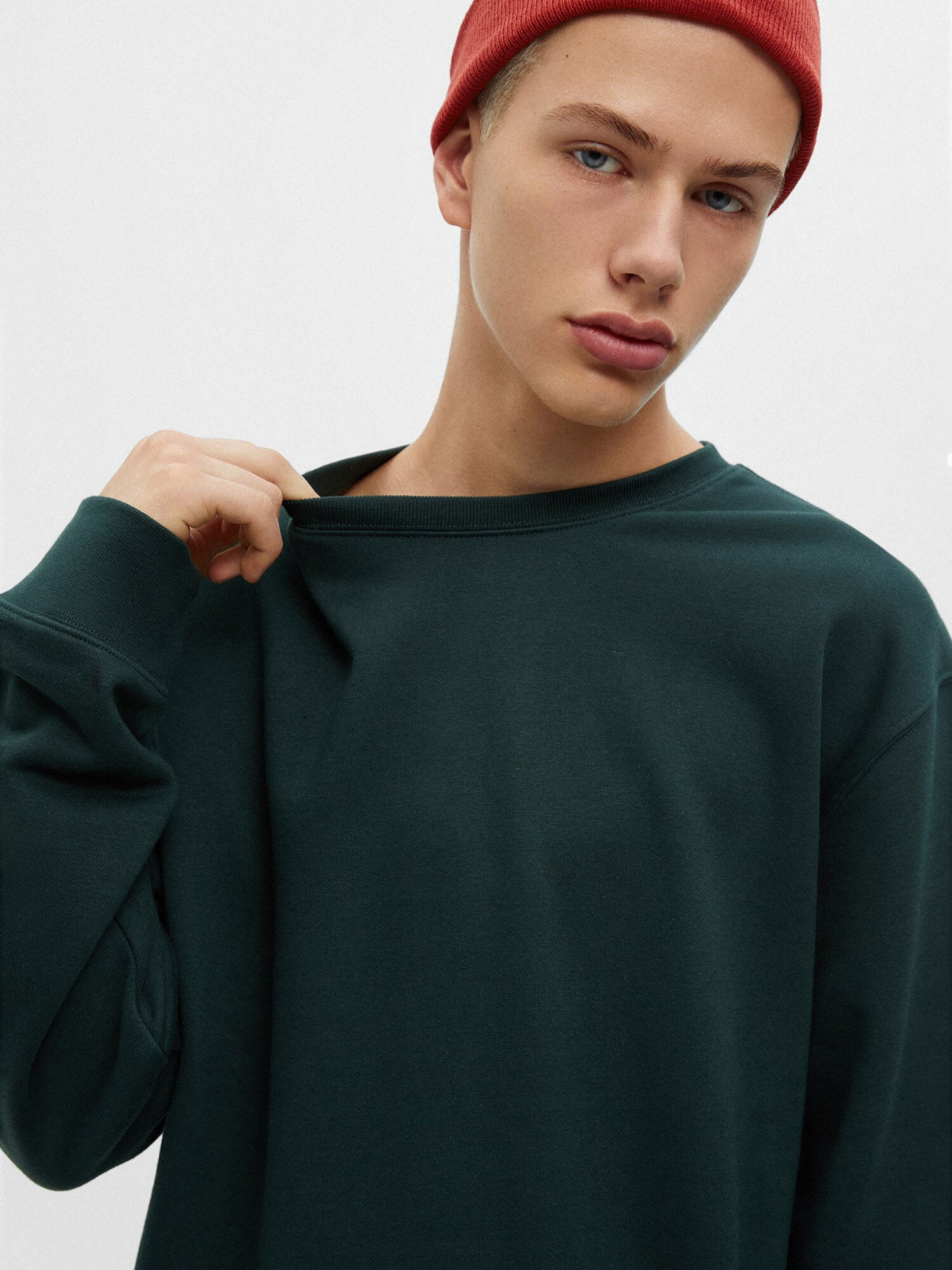 Pull&Bear Bluză de molton verde pin / negru - Pled.ro