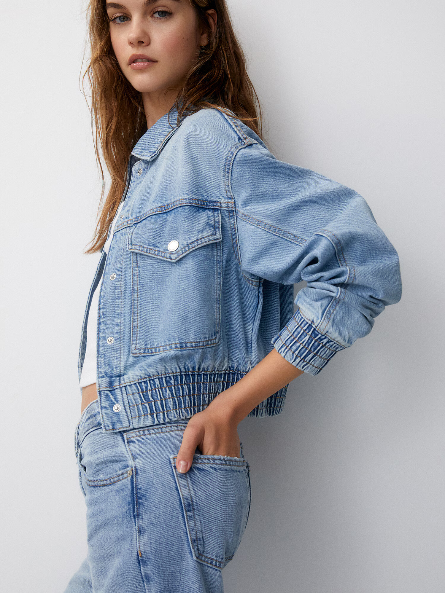 Pull&Bear Geacă de primăvară-toamnă albastru denim - Pled.ro