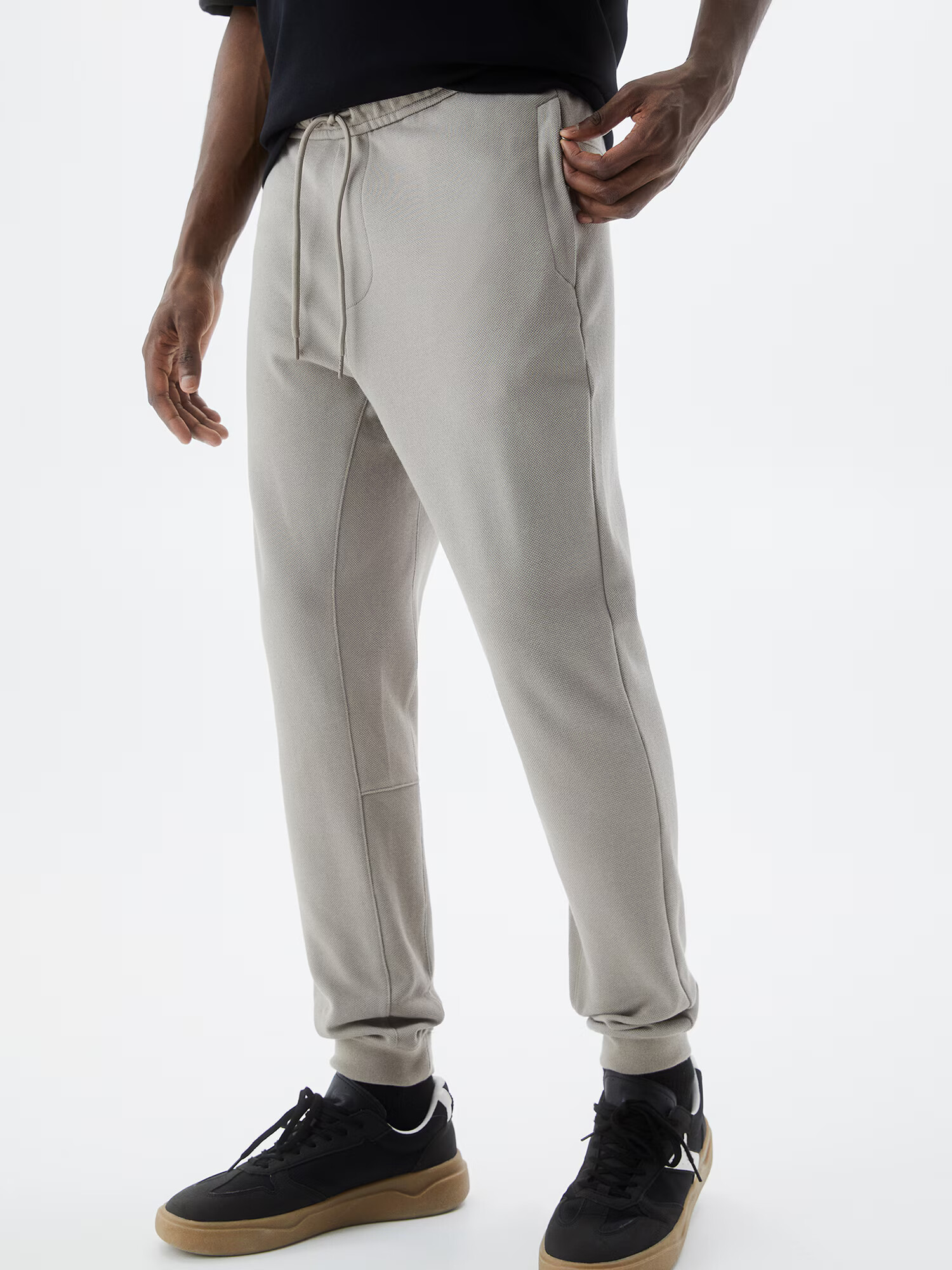 Pull&Bear Pantaloni maro deschis - Pled.ro