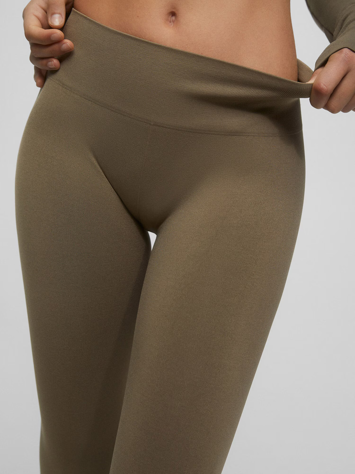 Pull&Bear Leggings oliv - Pled.ro