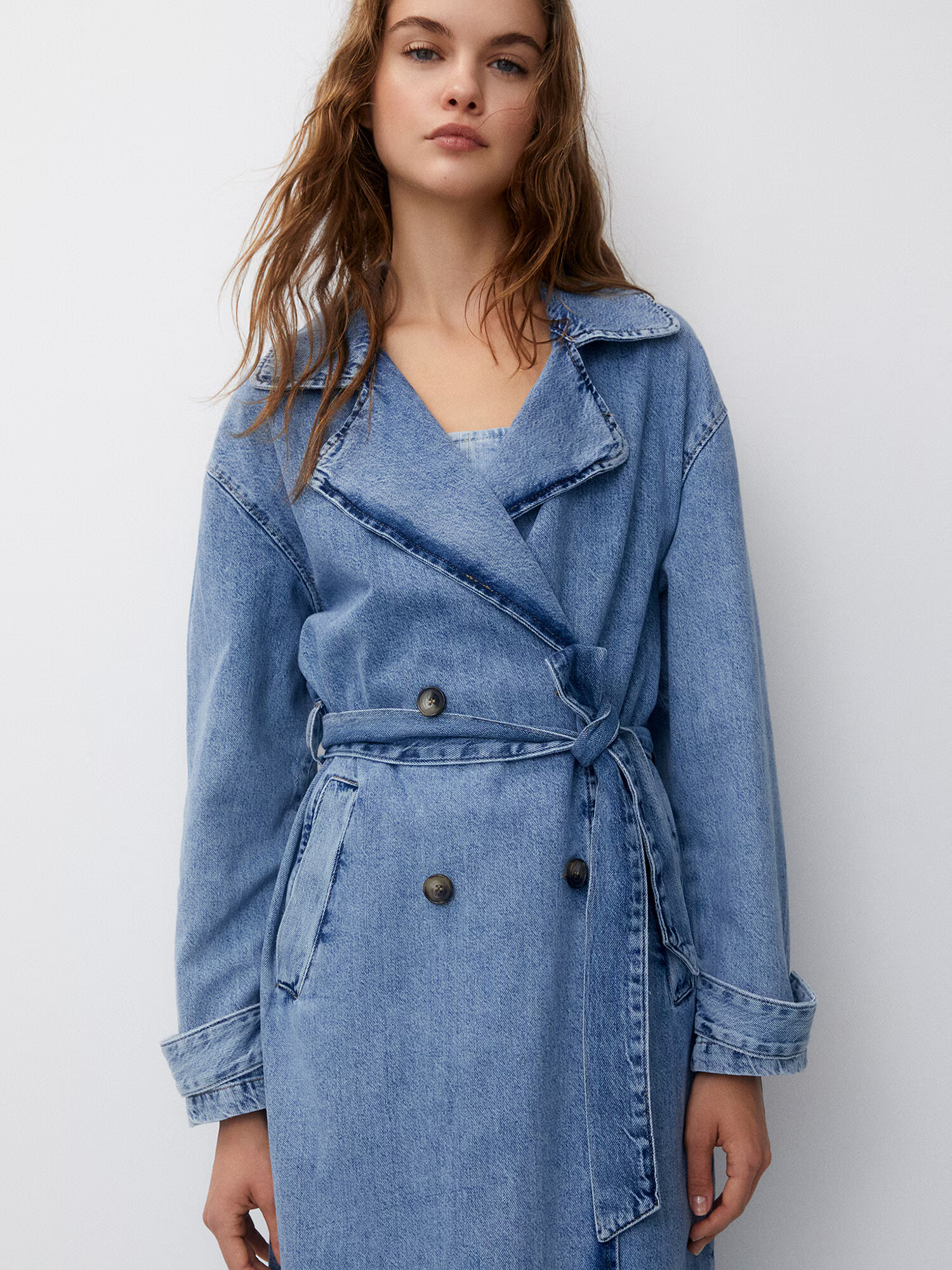 Pull&Bear Palton de primăvară-toamnă albastru denim - Pled.ro