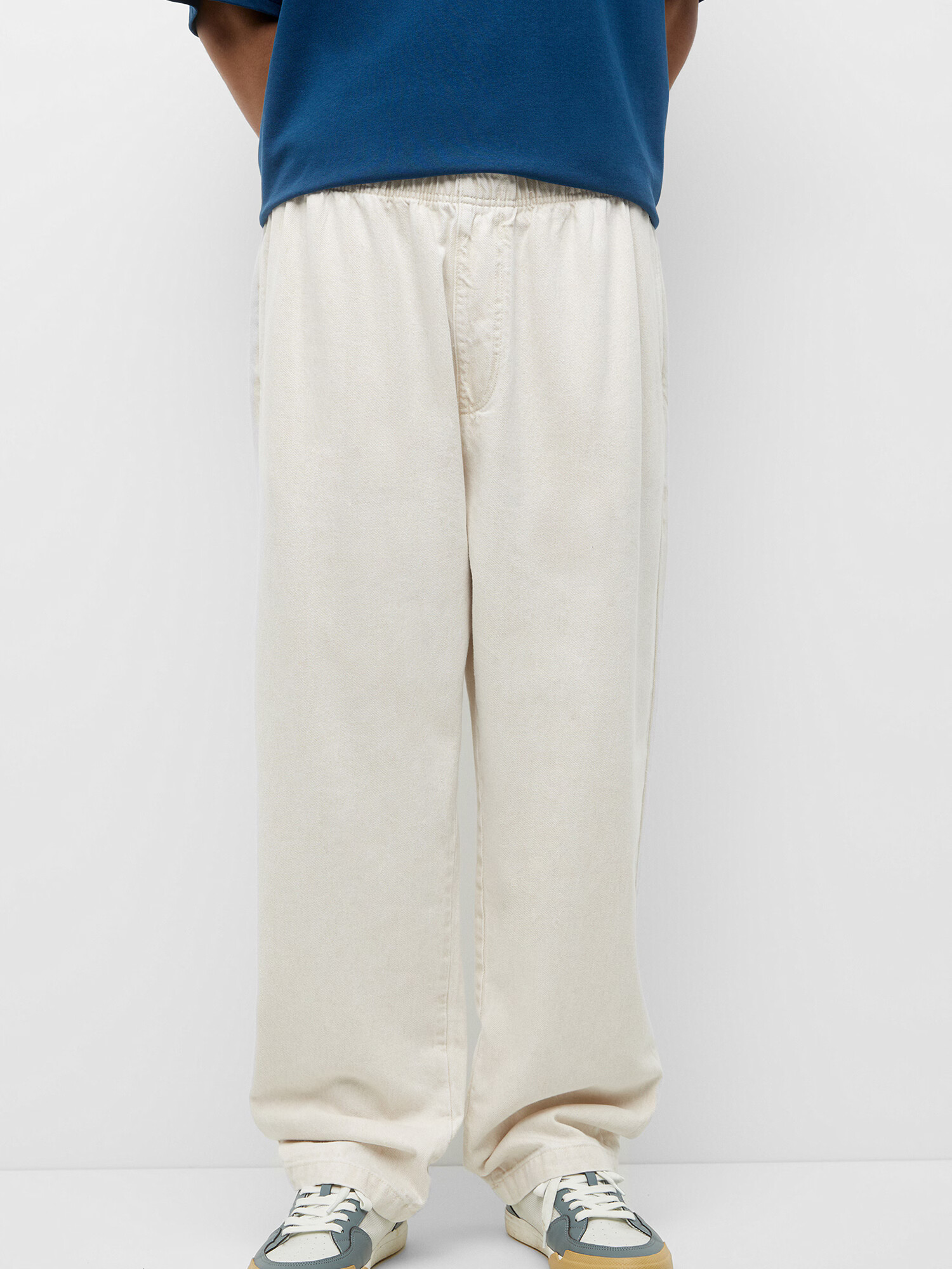 Pull&Bear Pantaloni alb - Pled.ro